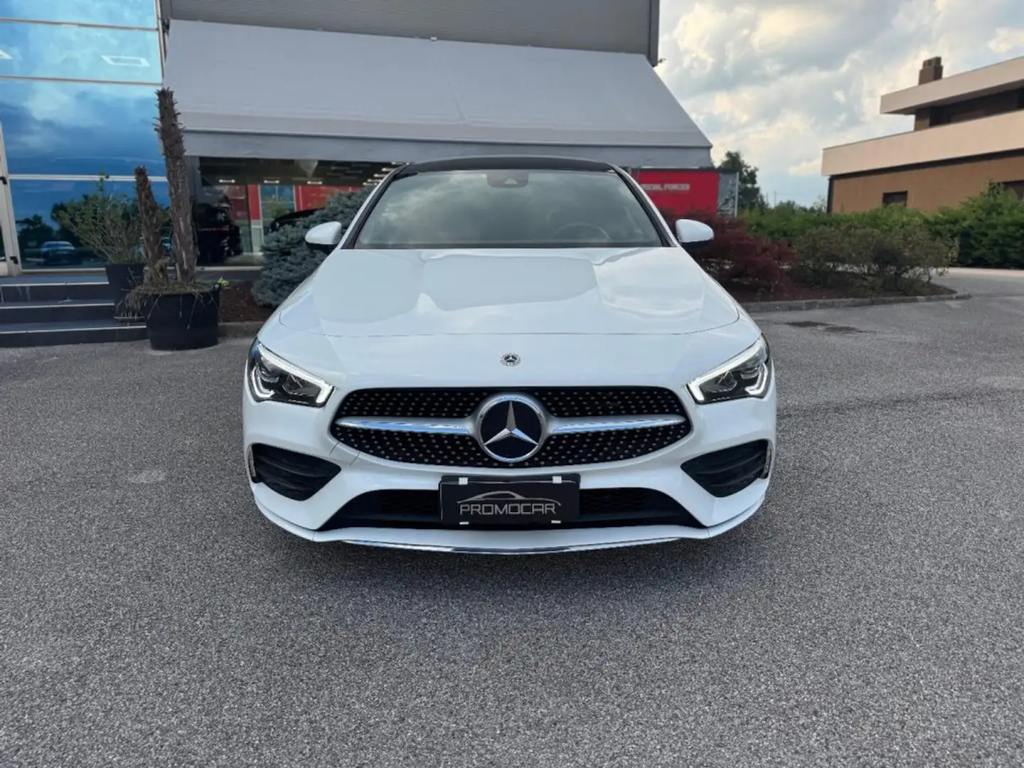 Mercedes-Benz CLA 220 d AUT. SHOOTING BRAKE PREMIUM *BICOLOR*TETTO*UNIPR Weiß - 2