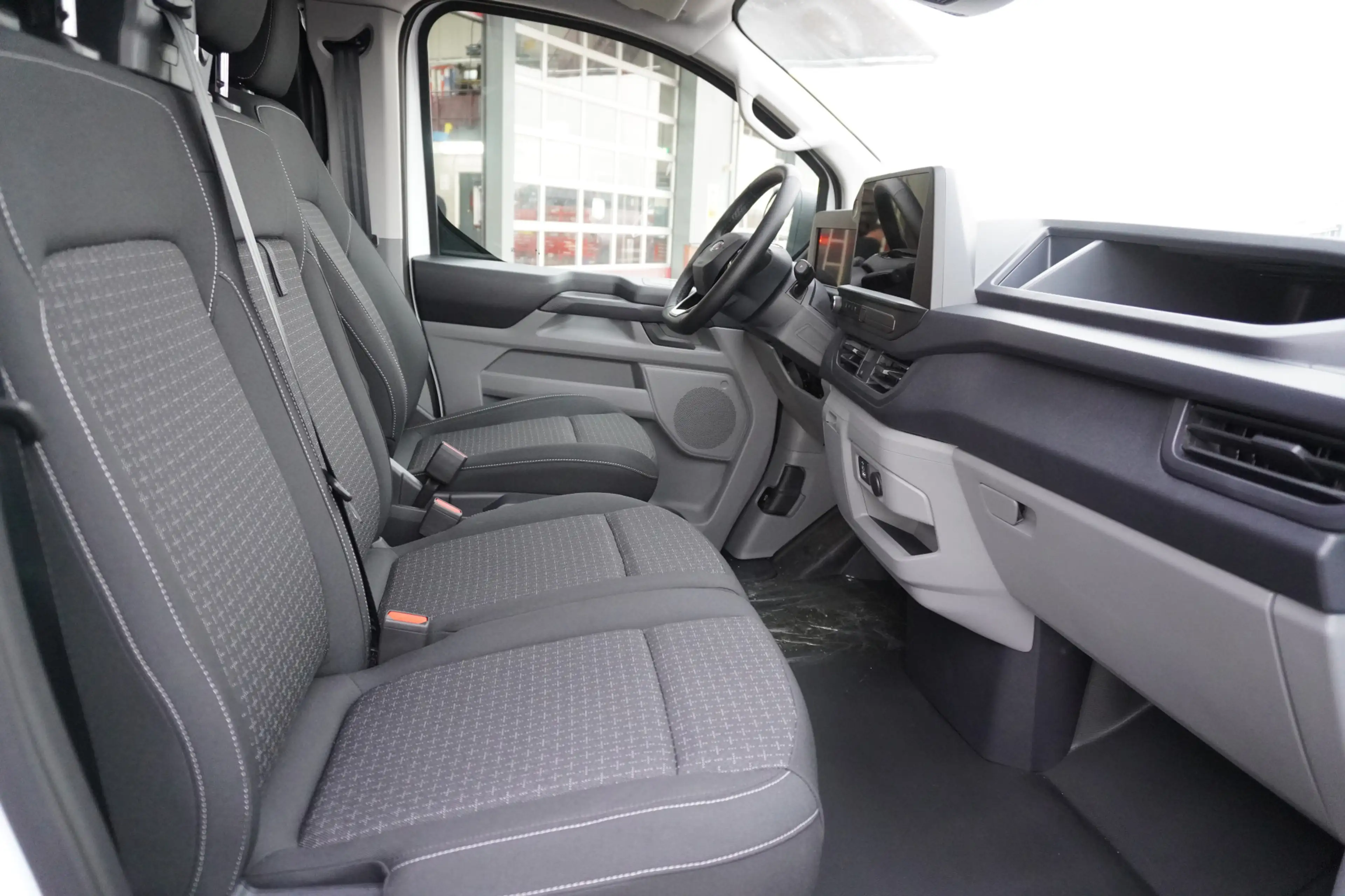 Ford E-Transit Cust. 340 L2H1 136PK Trend 65 kWh Airco | Cruise | — photo 13
