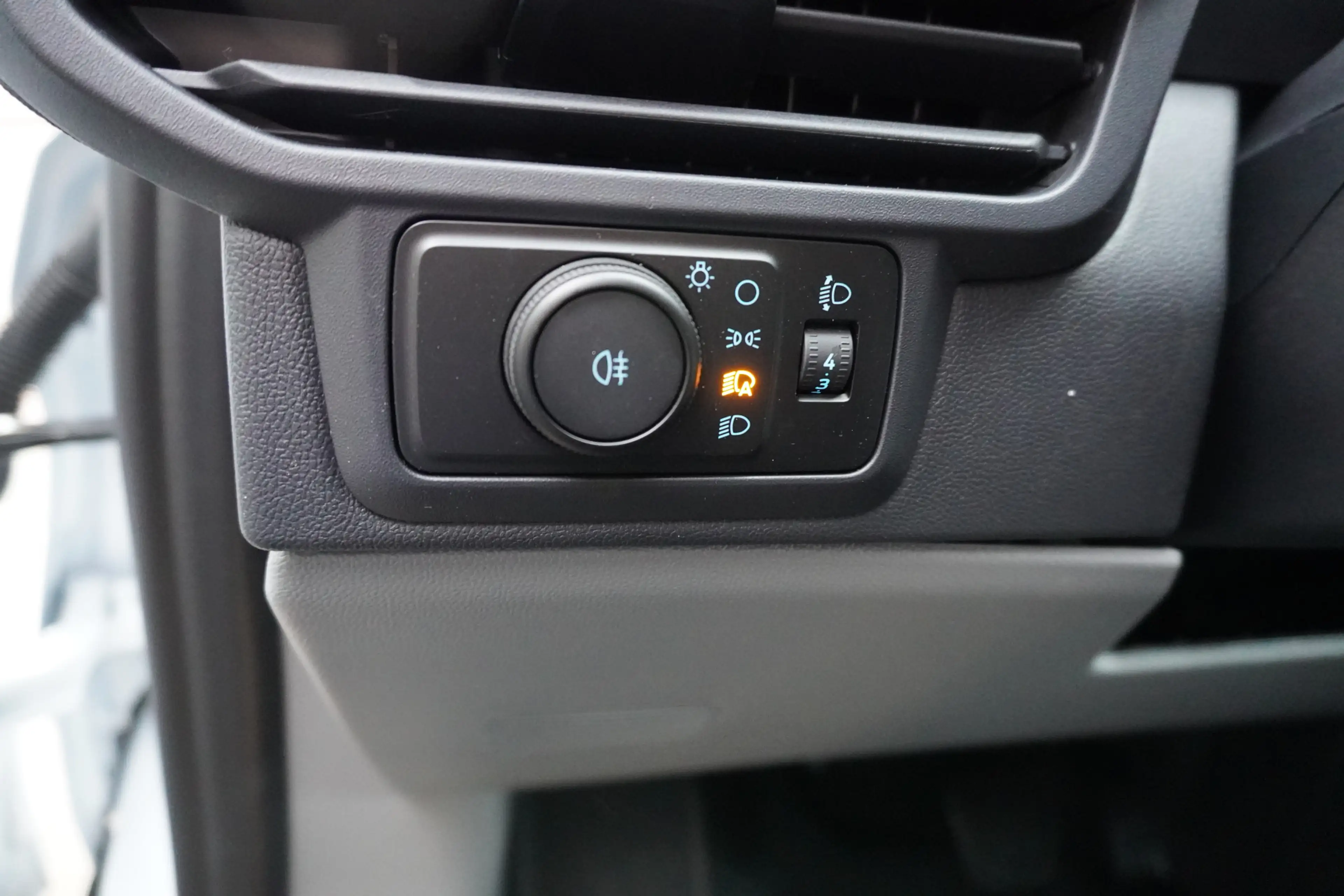 Ford E-Transit Cust. 340 L2H1 136PK Trend 65 kWh Airco | Cruise | — photo 24