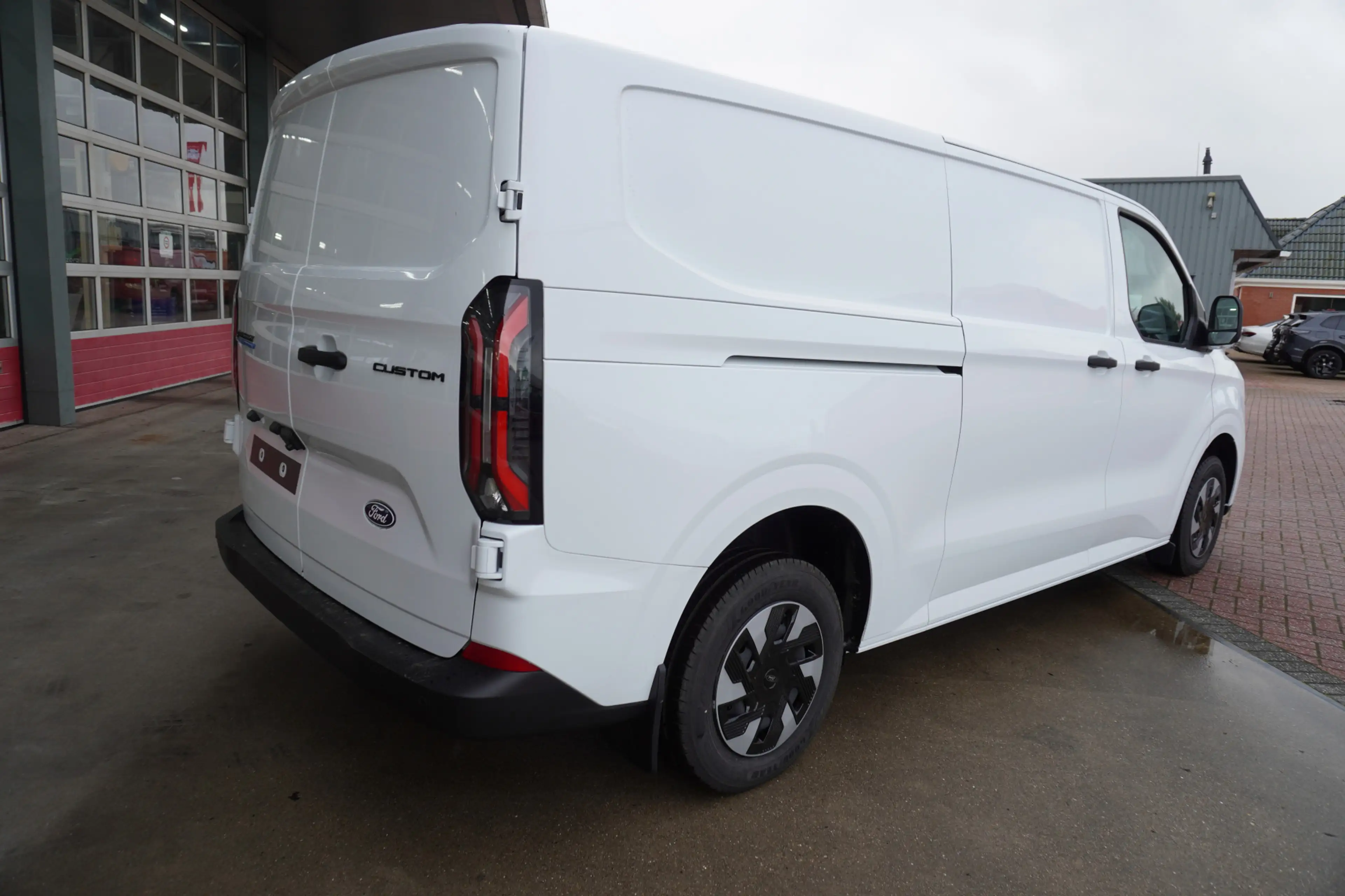 Ford E-Transit Cust. 340 L2H1 136PK Trend 65 kWh Airco | Cruise | — photo 4