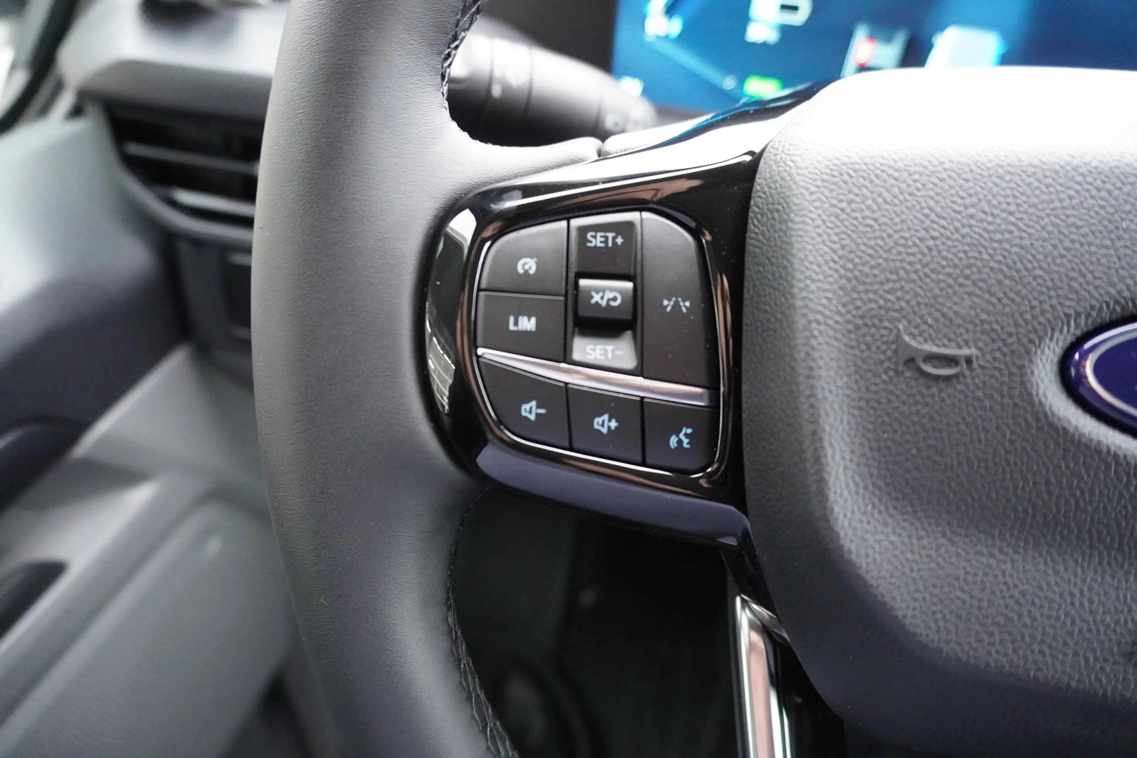 Ford E-Transit Cust. 340 L2H1 136PK Trend 65 kWh Airco | Cruise | — photo 18
