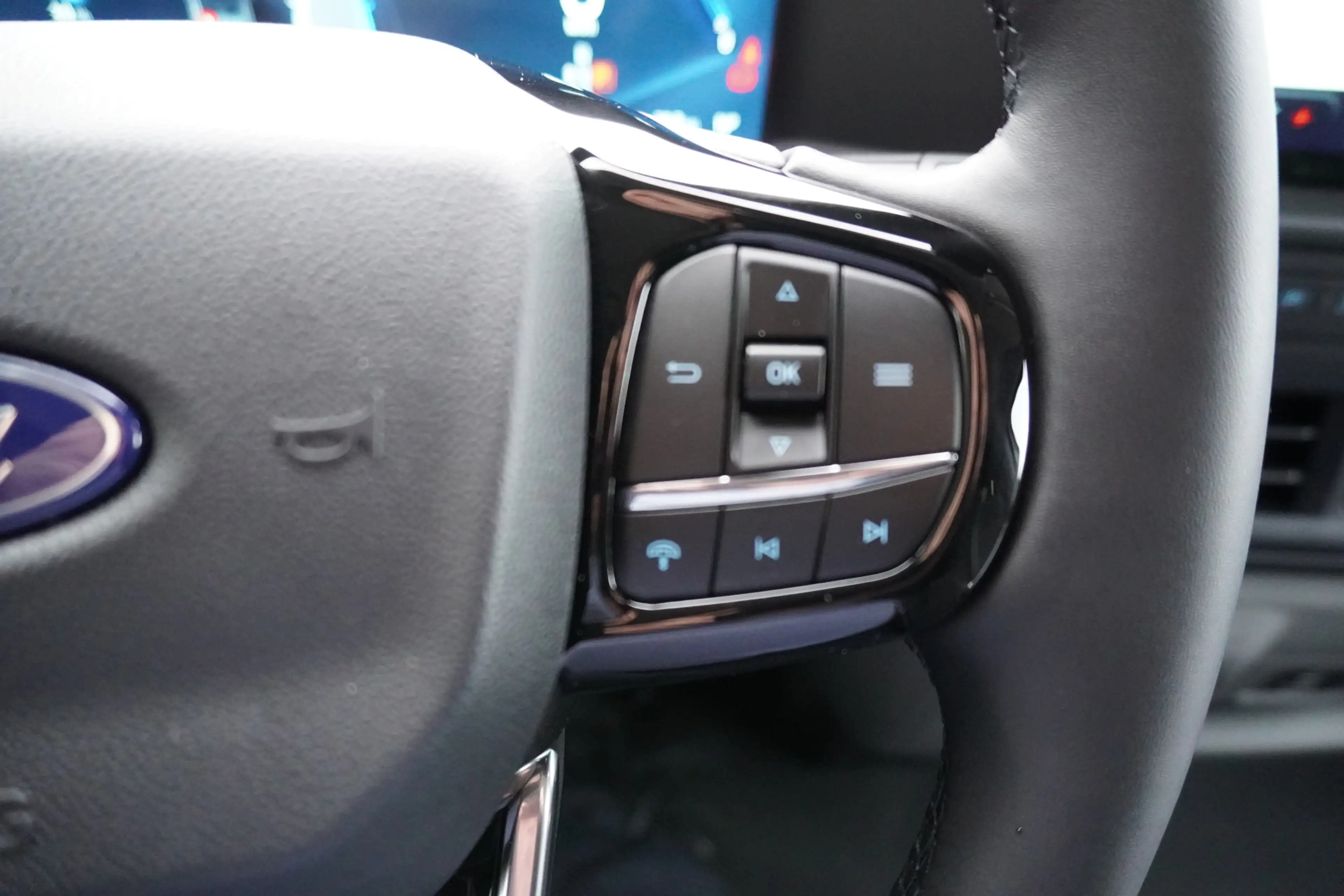 Ford E-Transit Cust. 340 L2H1 136PK Trend 65 kWh Airco | Cruise | — photo 19