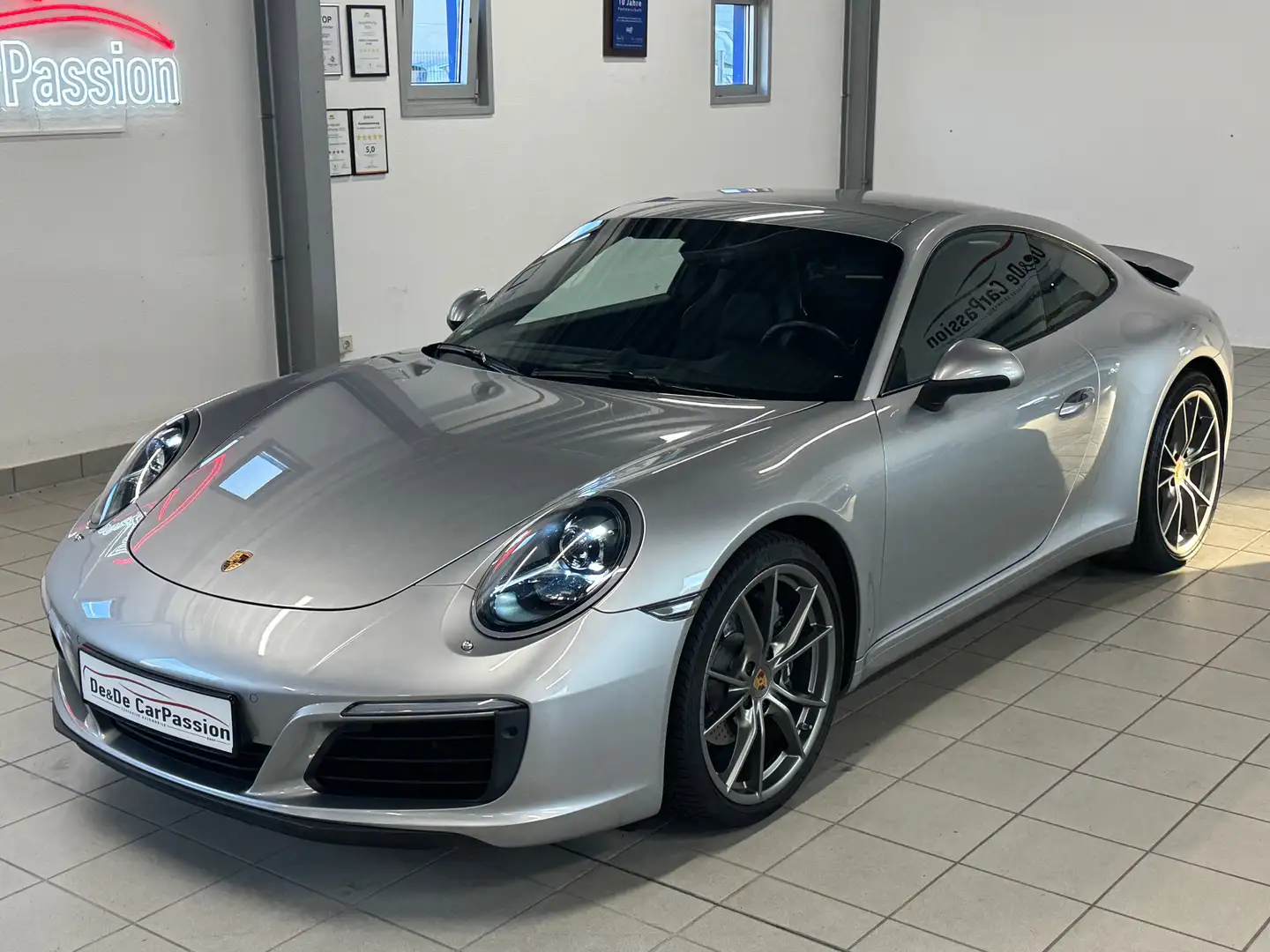Porsche 991 Carrera*Porsche Approved bis 06/2027*Unfallfrei Silber - 1