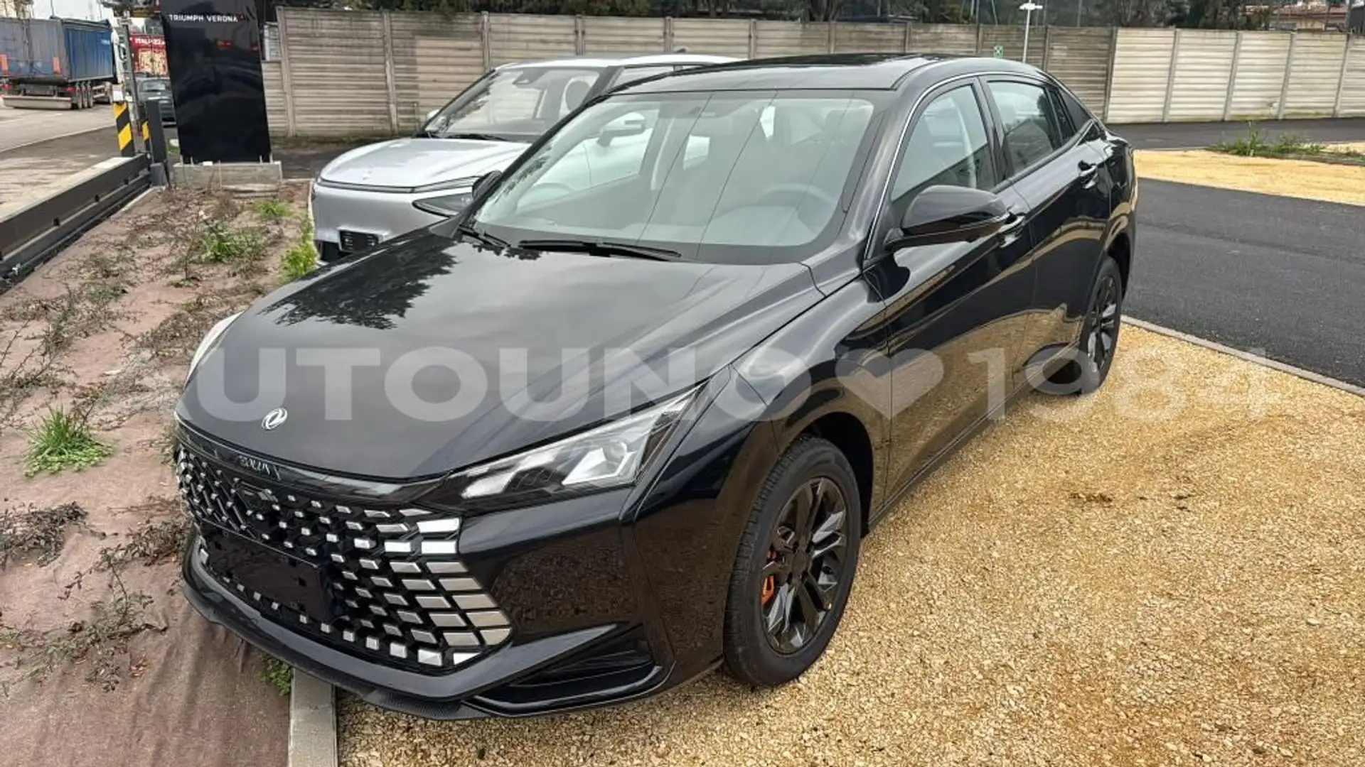 Dongfeng Box Shine 1.5 Schwarz - 1