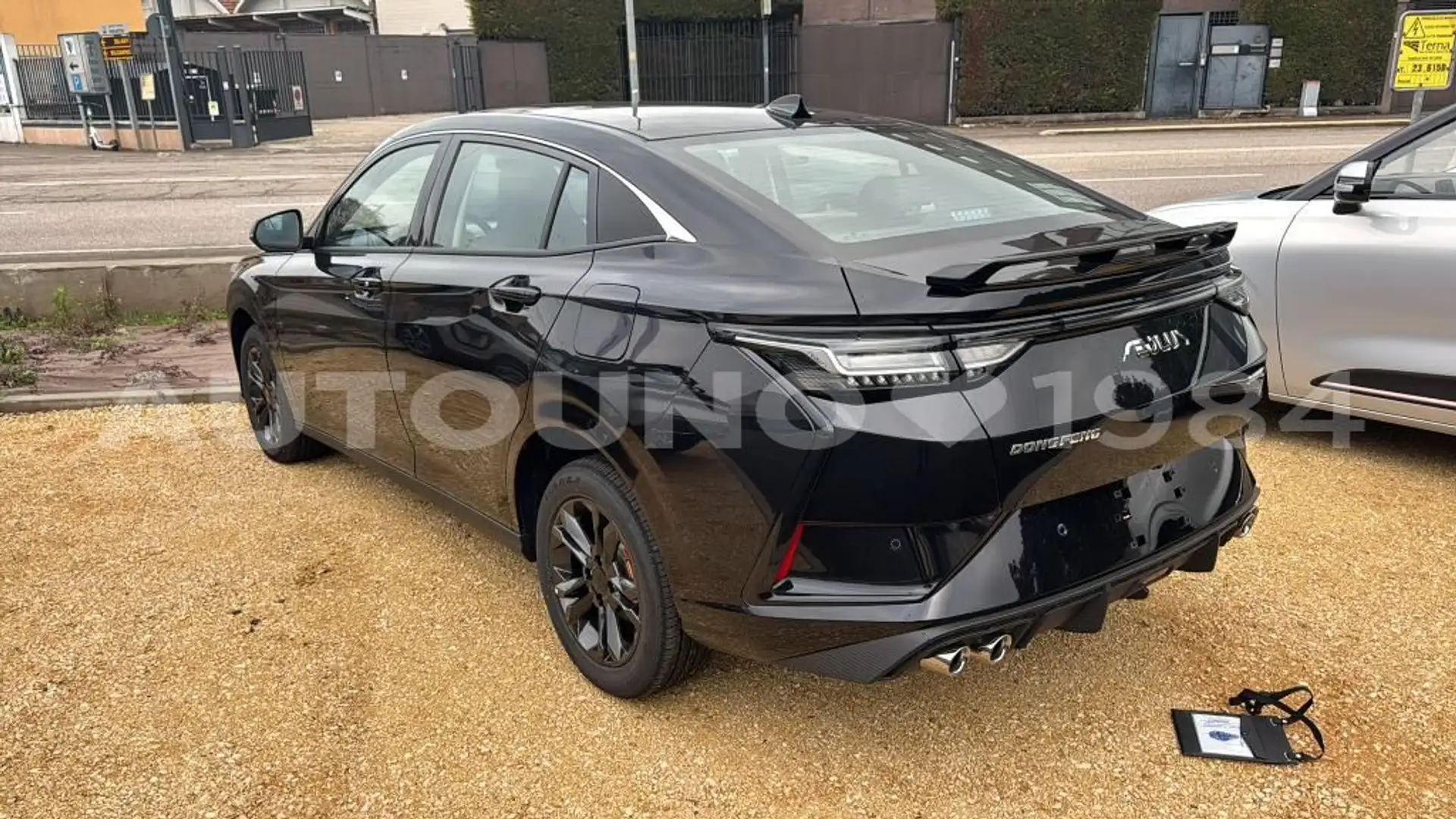 Dongfeng Box Shine 1.5 Schwarz - 2