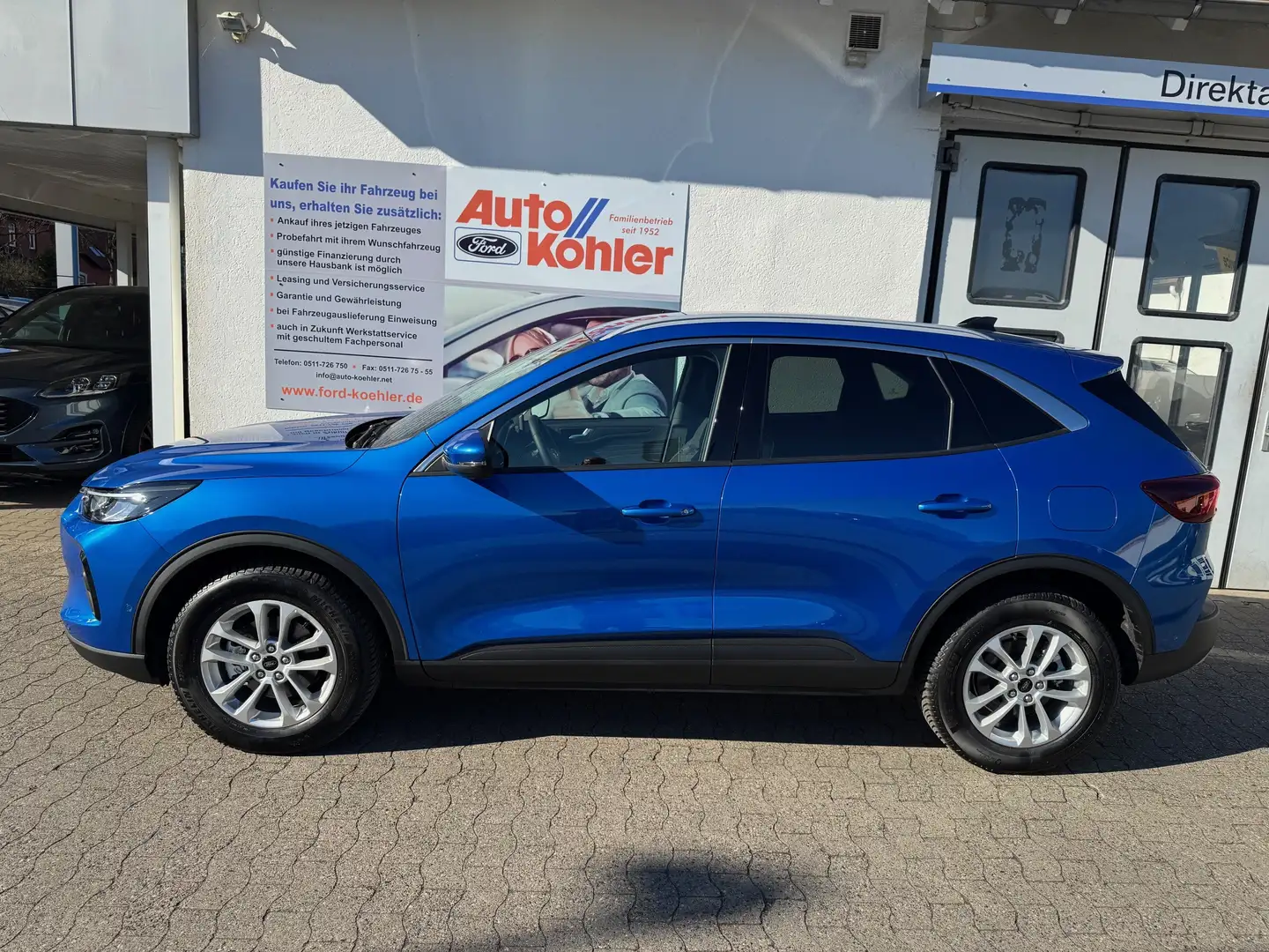 Ford Kuga Hybrid FHEV Titanium Fahrer-Assistenz WinterPaket) Blau - 2