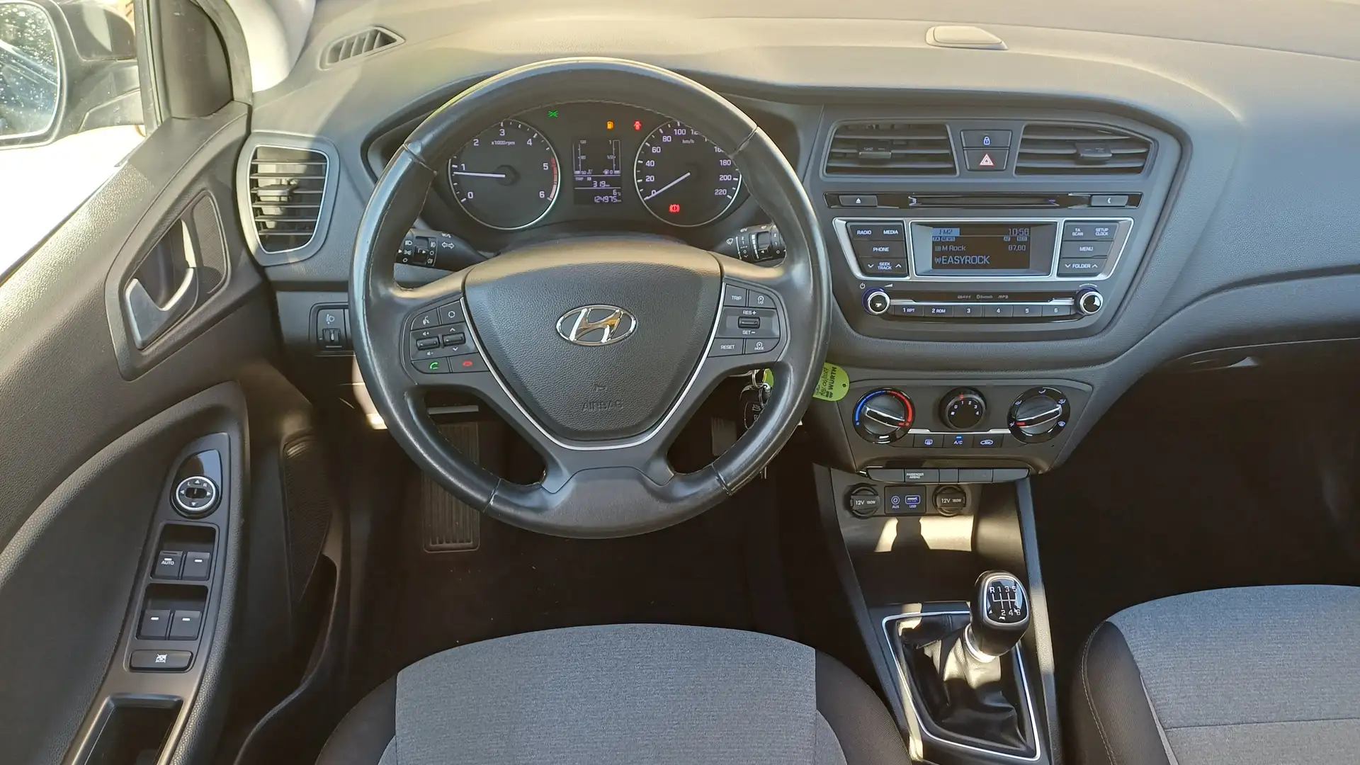 Hyundai i20 5p 1.4crdi Style 90cv ok Neopatentati finanziabile Grigio - 2