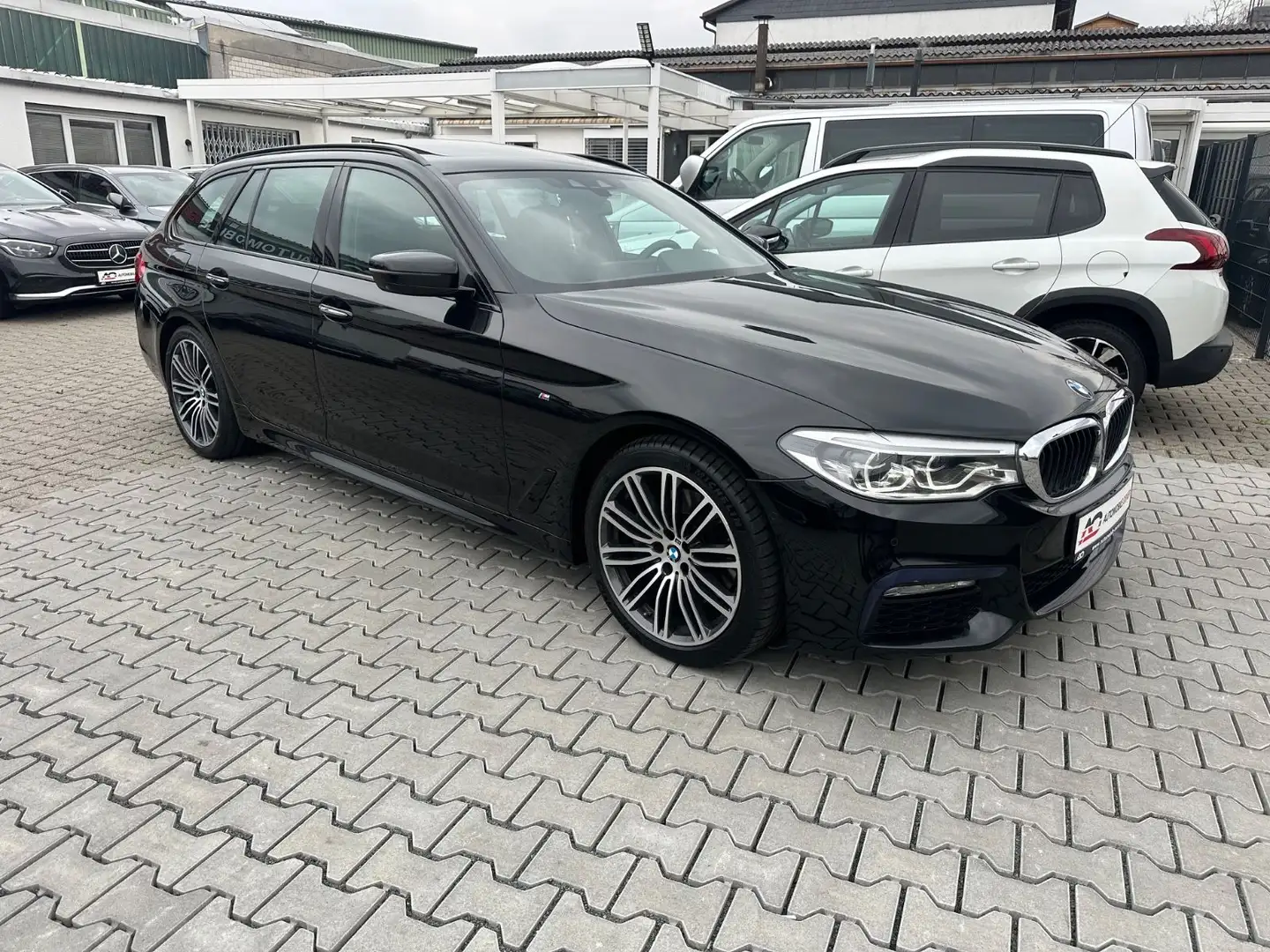 BMW 530 i M Sport*LEDER*PANO*360°KAMERA*LED* Schwarz - 2