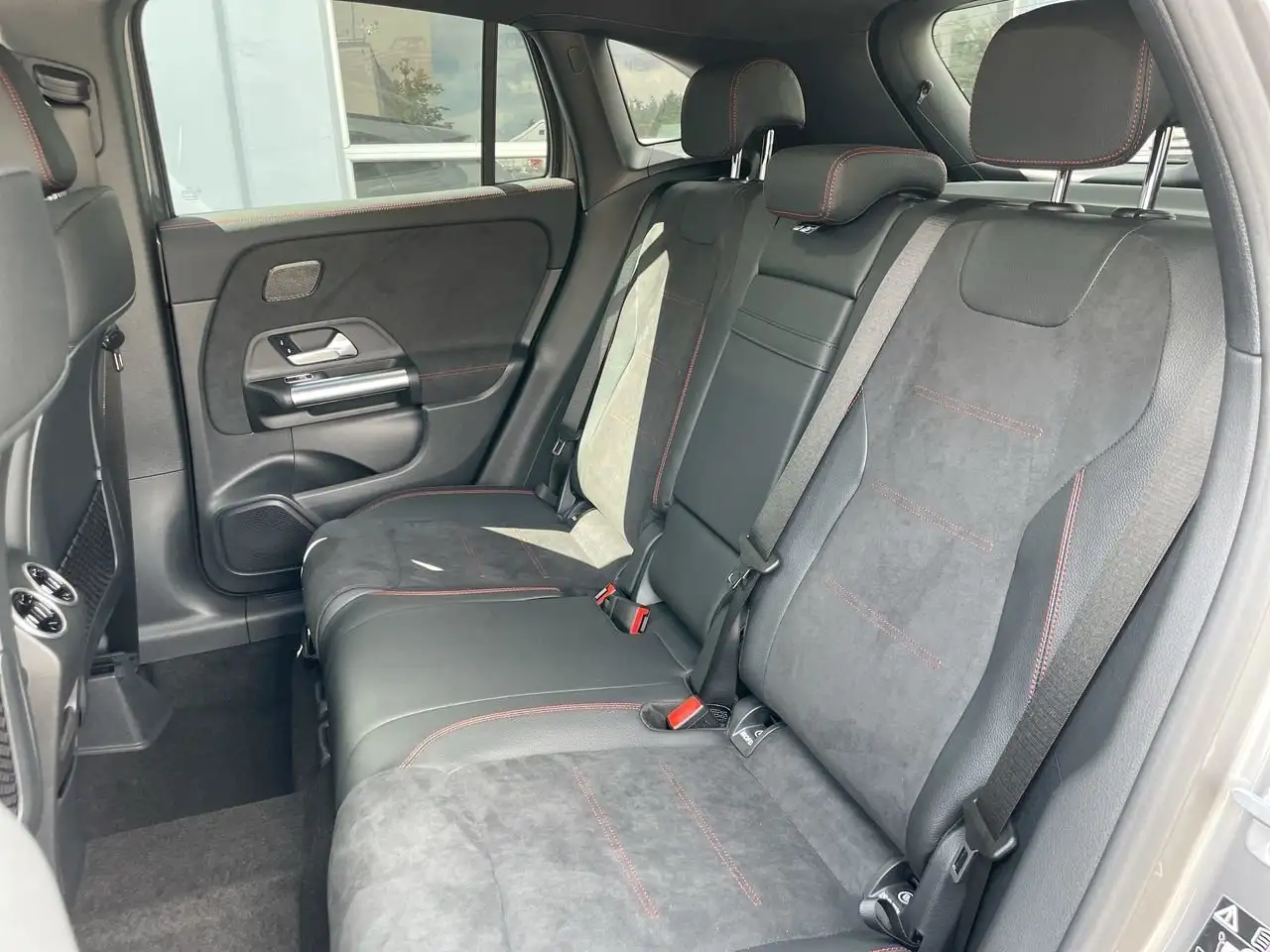 Mercedes-Benz GLA photo Mercedes-Benz GLA