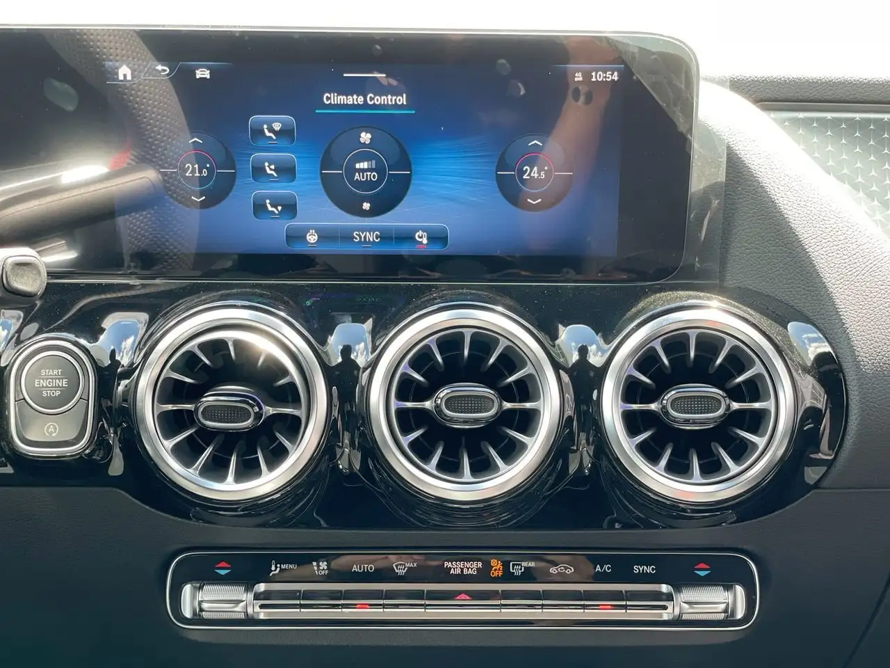 Mercedes-Benz GLA photo Mercedes-Benz GLA