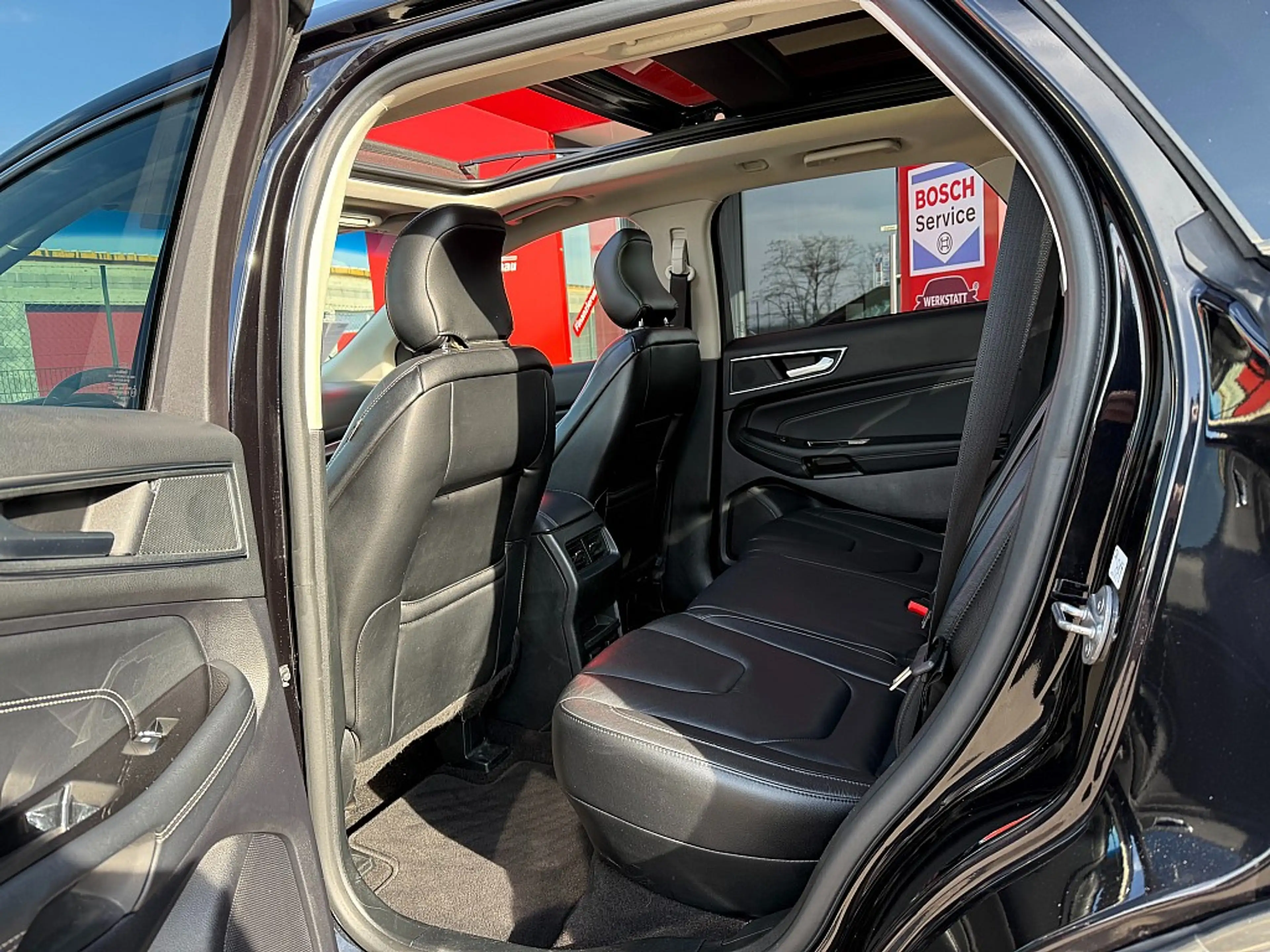 Ford Edge 2,0 EcoBlue SCR 4x4 Titanium Aut. — photo 12