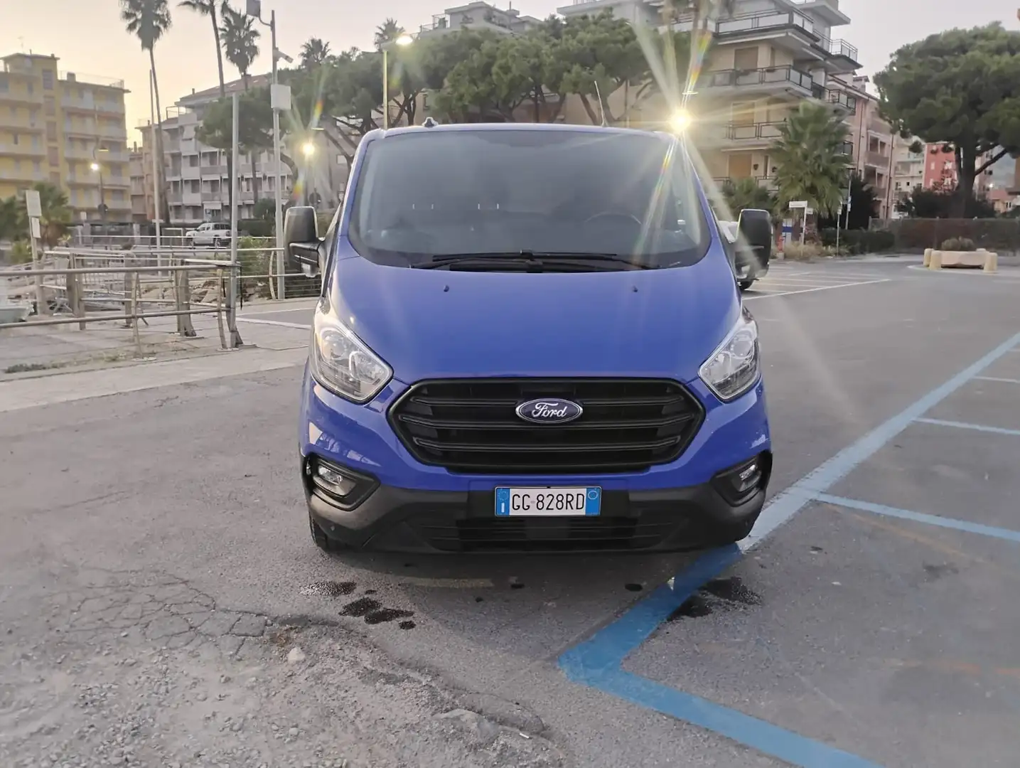 Ford Transit Custom 300 L1 H1 HYBRID 130CV 2.0 ECOBLUE Bleu - 1
