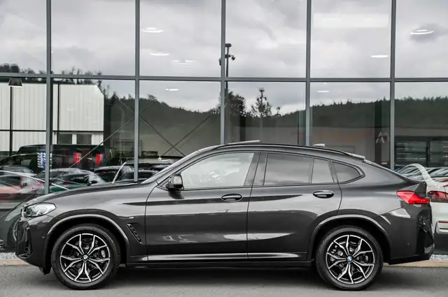 BMW X4 view 6