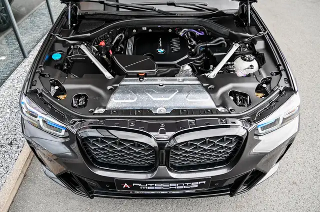 BMW X4 view 8