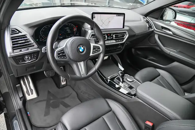 BMW X4 view 10