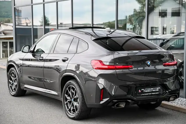 BMW X4 view 5