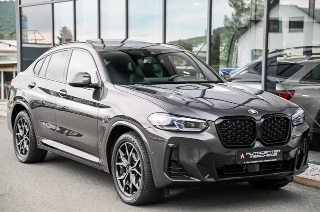 BMW X4 view 3