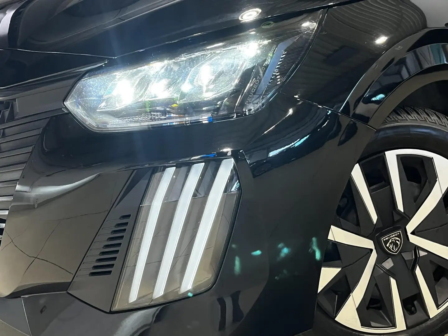 Peugeot 208 Active 1.2 75pk | STOELVERW. | PARKEERHULP | APPLE Noir - 2