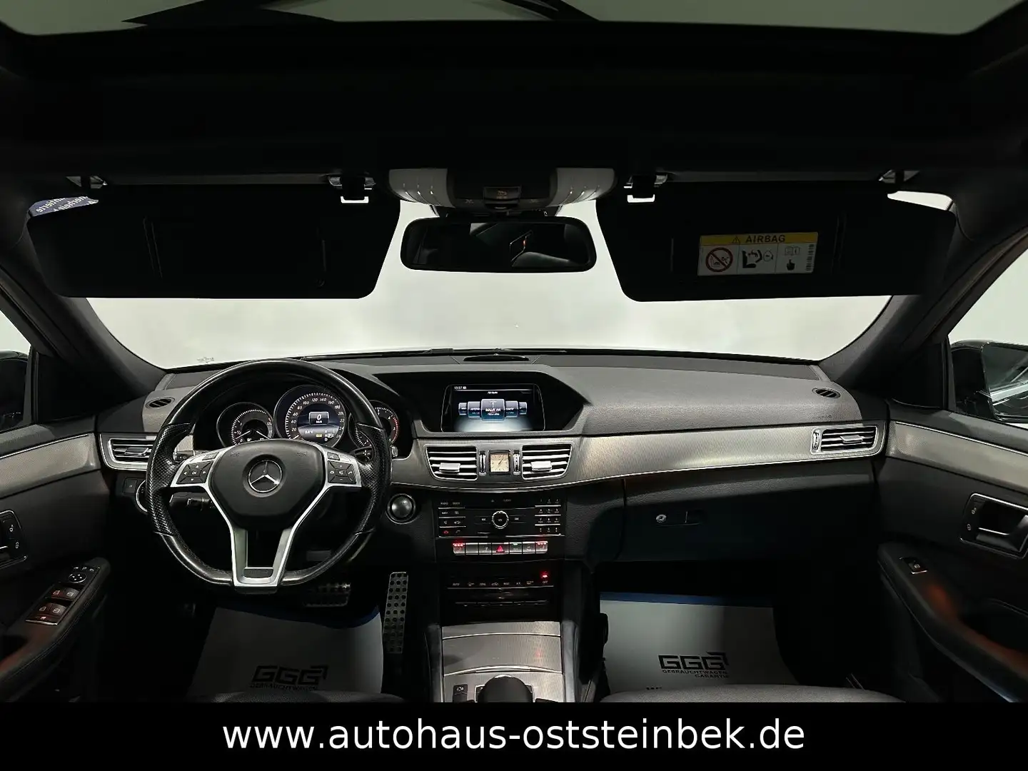 Mercedes-Benz E 250 T CDI BLUETEC 4MATIC/AMG/PANO/LED/360°/AHK Schwarz - 2