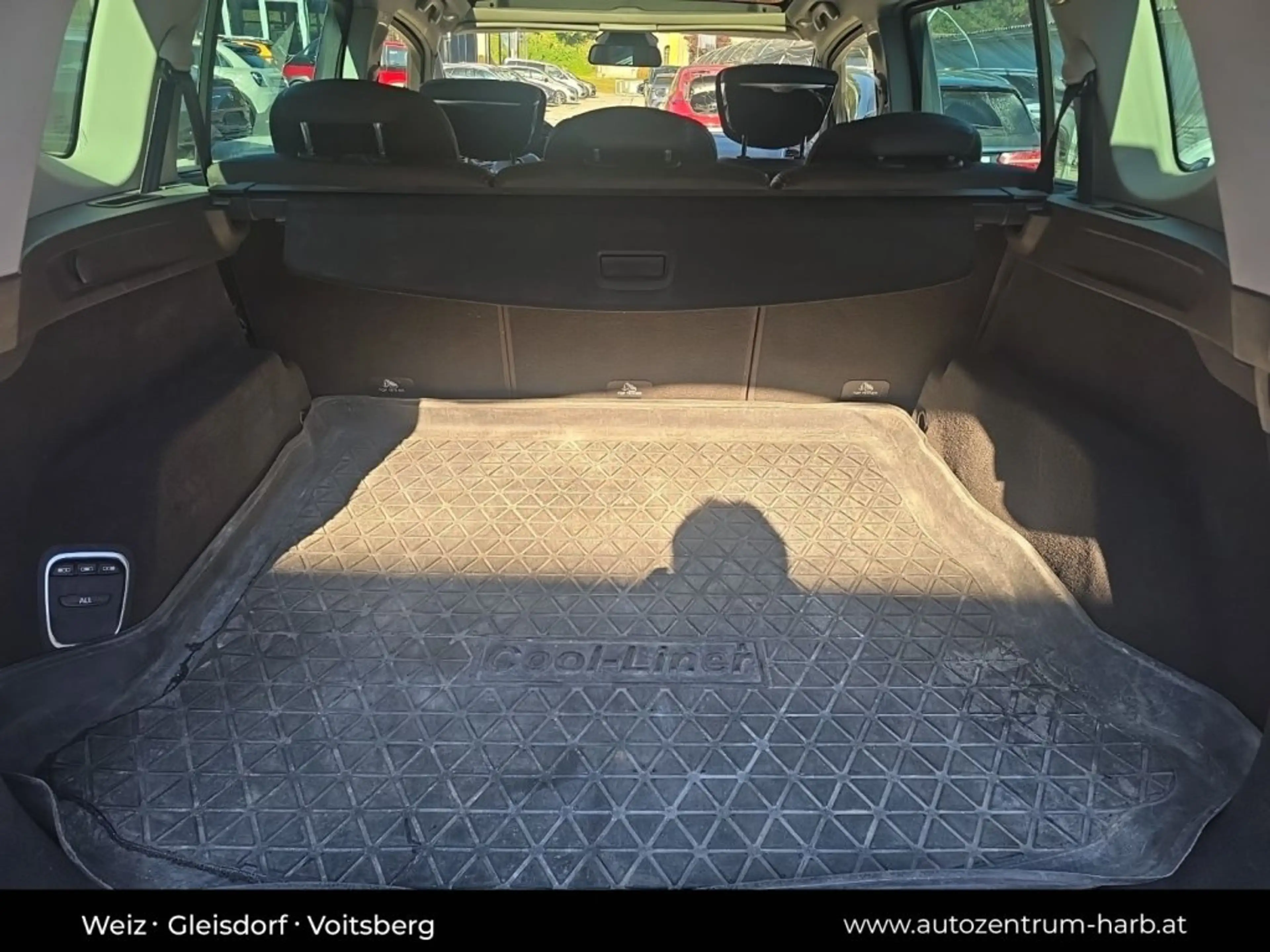 Renault Espace Initiale Paris Energy dCi 160 EDC — photo 12