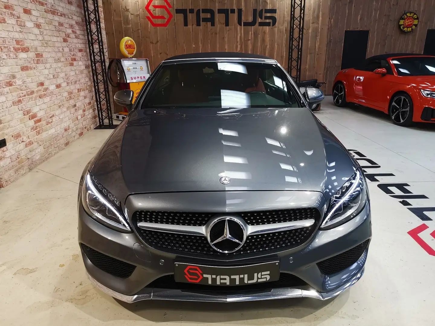 Mercedes-Benz C 250 AMG Line. AIR SCARF. NAVI. 19INCH Grijs - 2