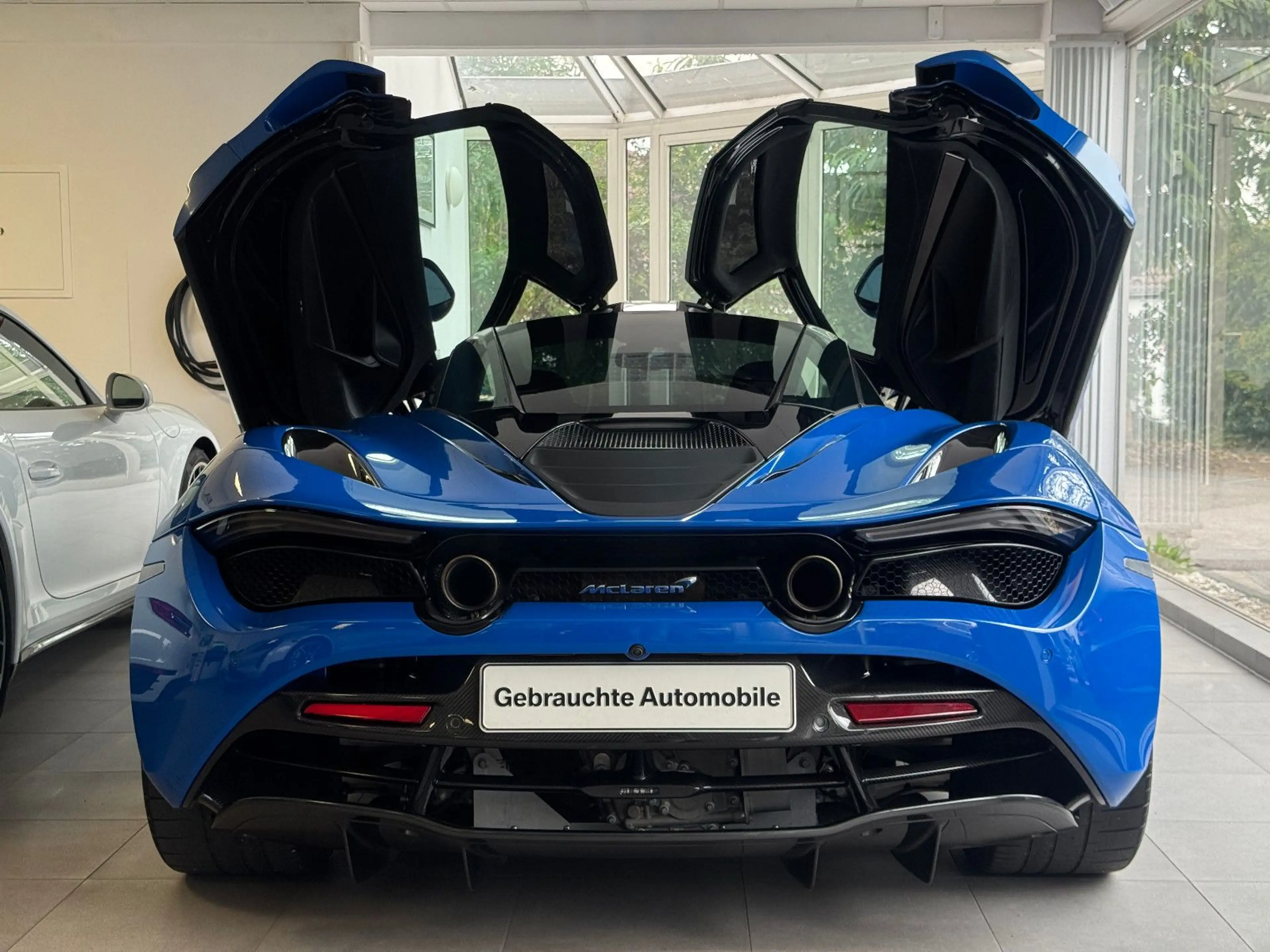 McLaren 720S MSO Carbon Gorilla B&W 360 Lift Ceramic PPF — photo 4
