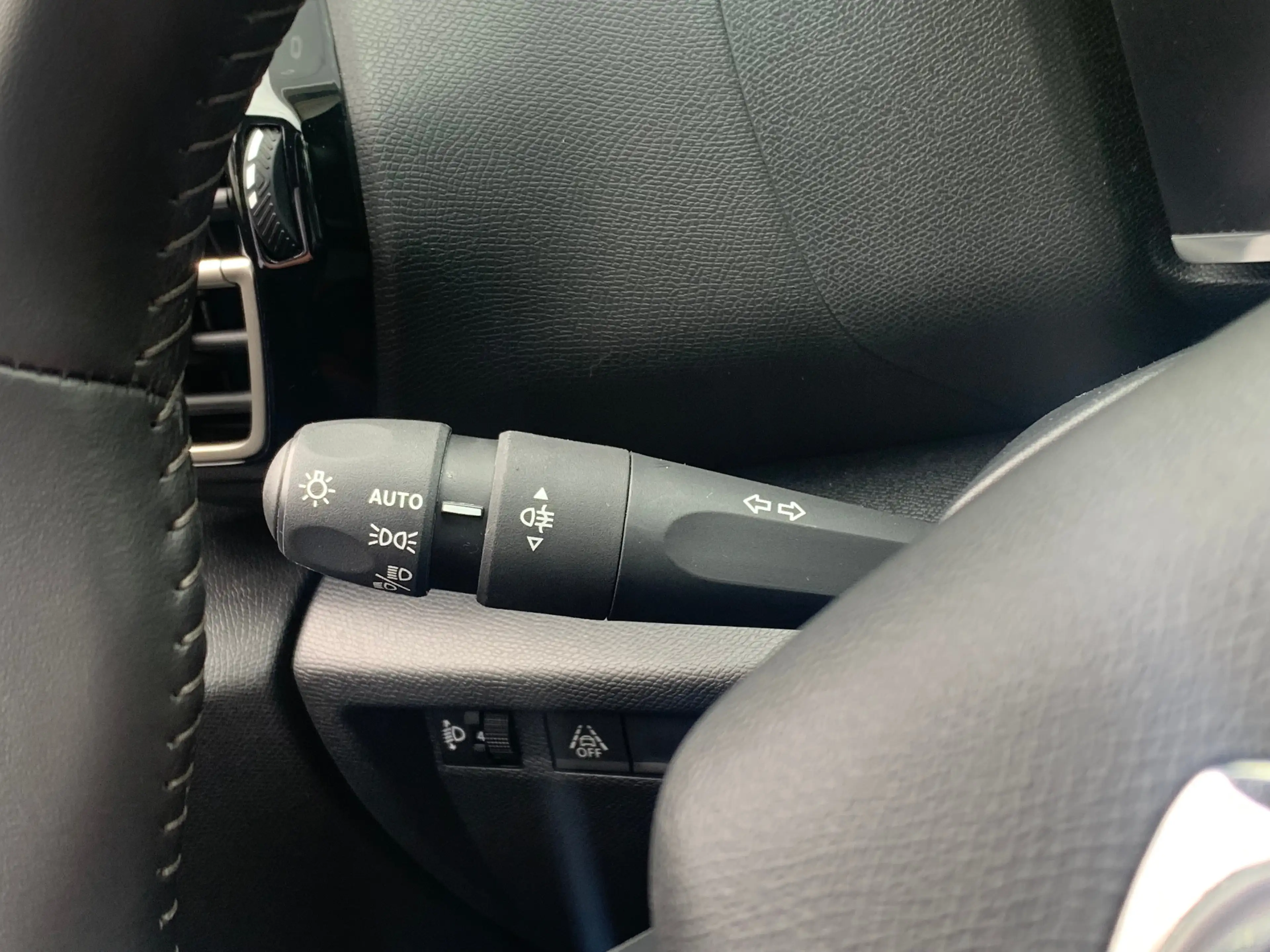 Citroen E-C4 Electric You 50 kWh Airco | AppleCarPlay/ Android Auto | Ca — photo 11