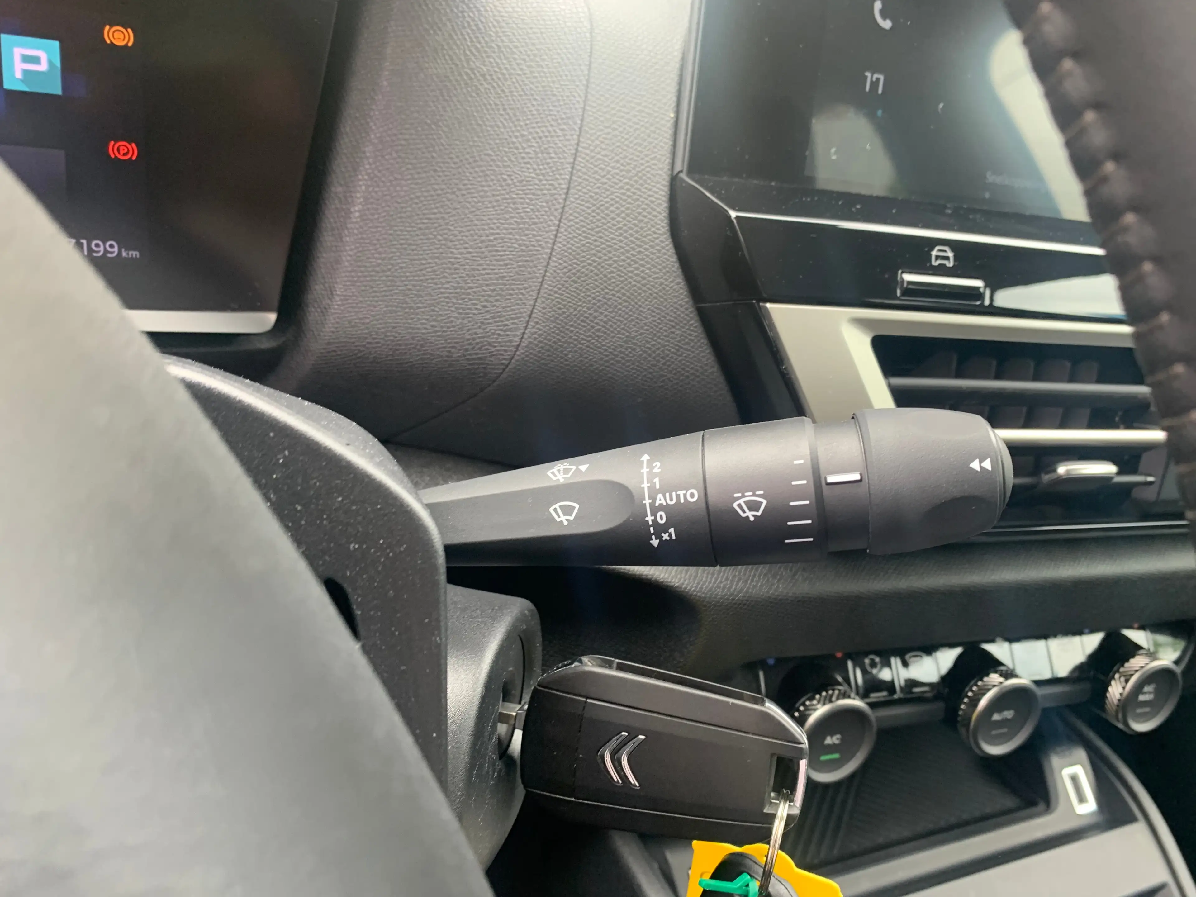 Citroen E-C4 Electric You 50 kWh Airco | AppleCarPlay/ Android Auto | Ca — photo 14