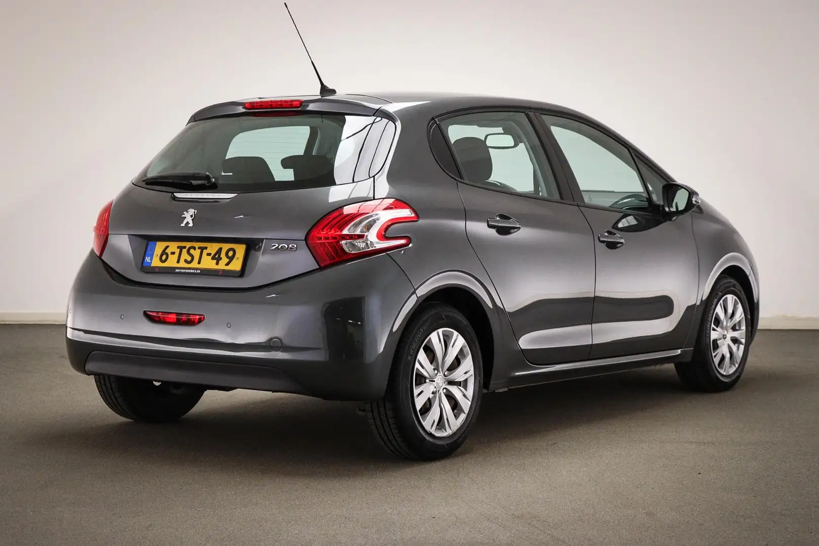 Peugeot 208 1.2 VTi Envy | CLIMA | CRUISE | NAVI | BLUETOOTH | Gris - 2