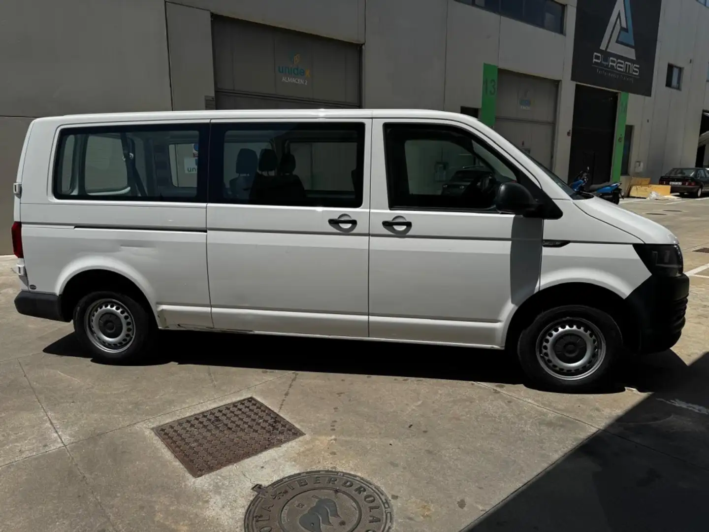 Volkswagen Transporter Kombi 2.0TDI SCR BMT Largo 4M 110kW Blanco - 2