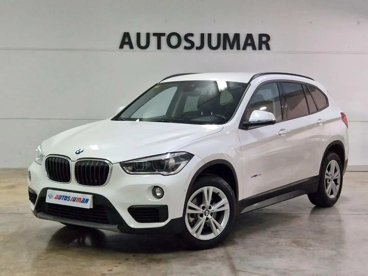 BMW X1 sDrive 16d Blanc - 1
