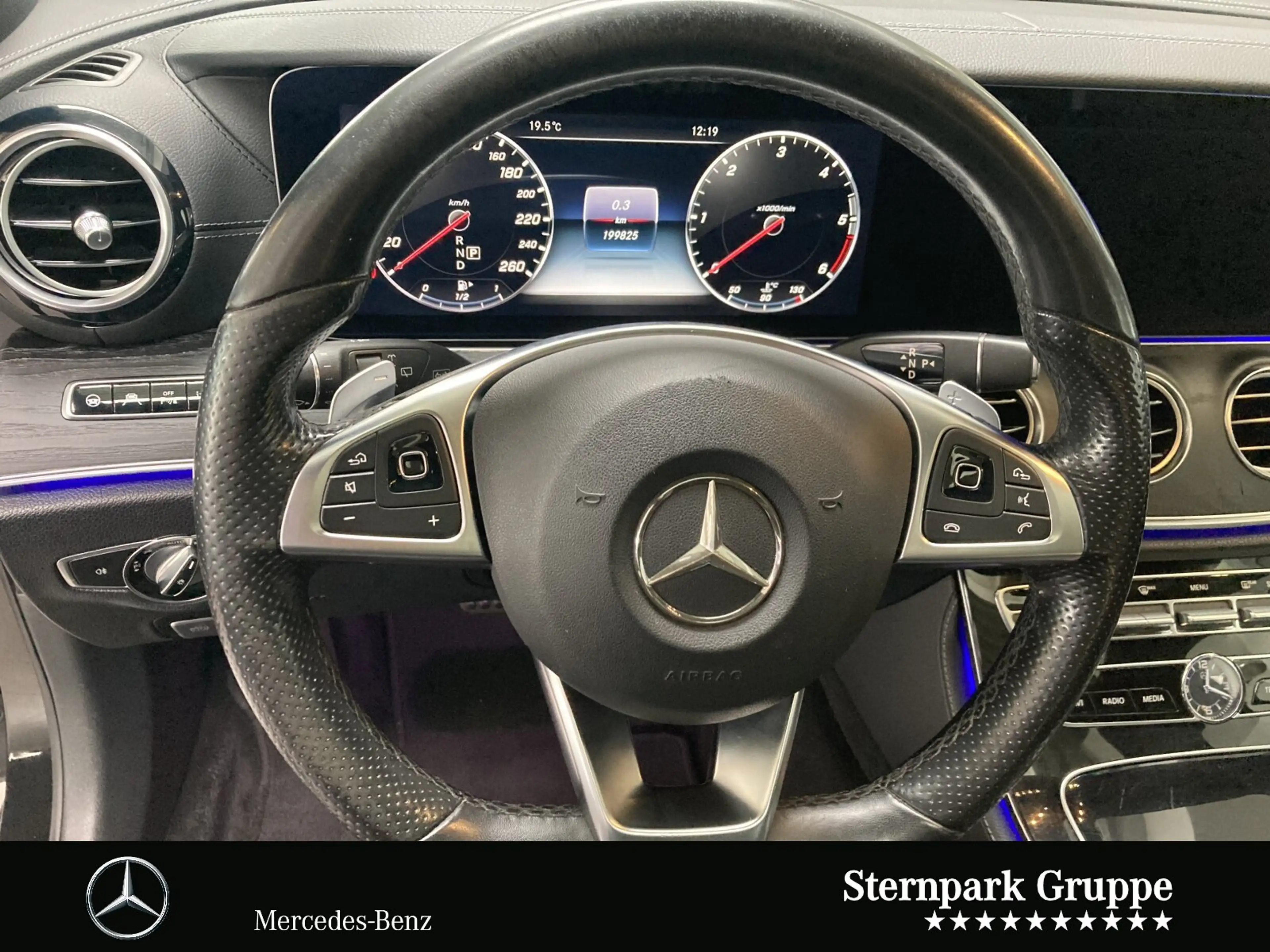 Mercedes-Benz E 350 E 350 d T-Modell Pano+HuD+360°K+Dist AMG Line LED — photo 10