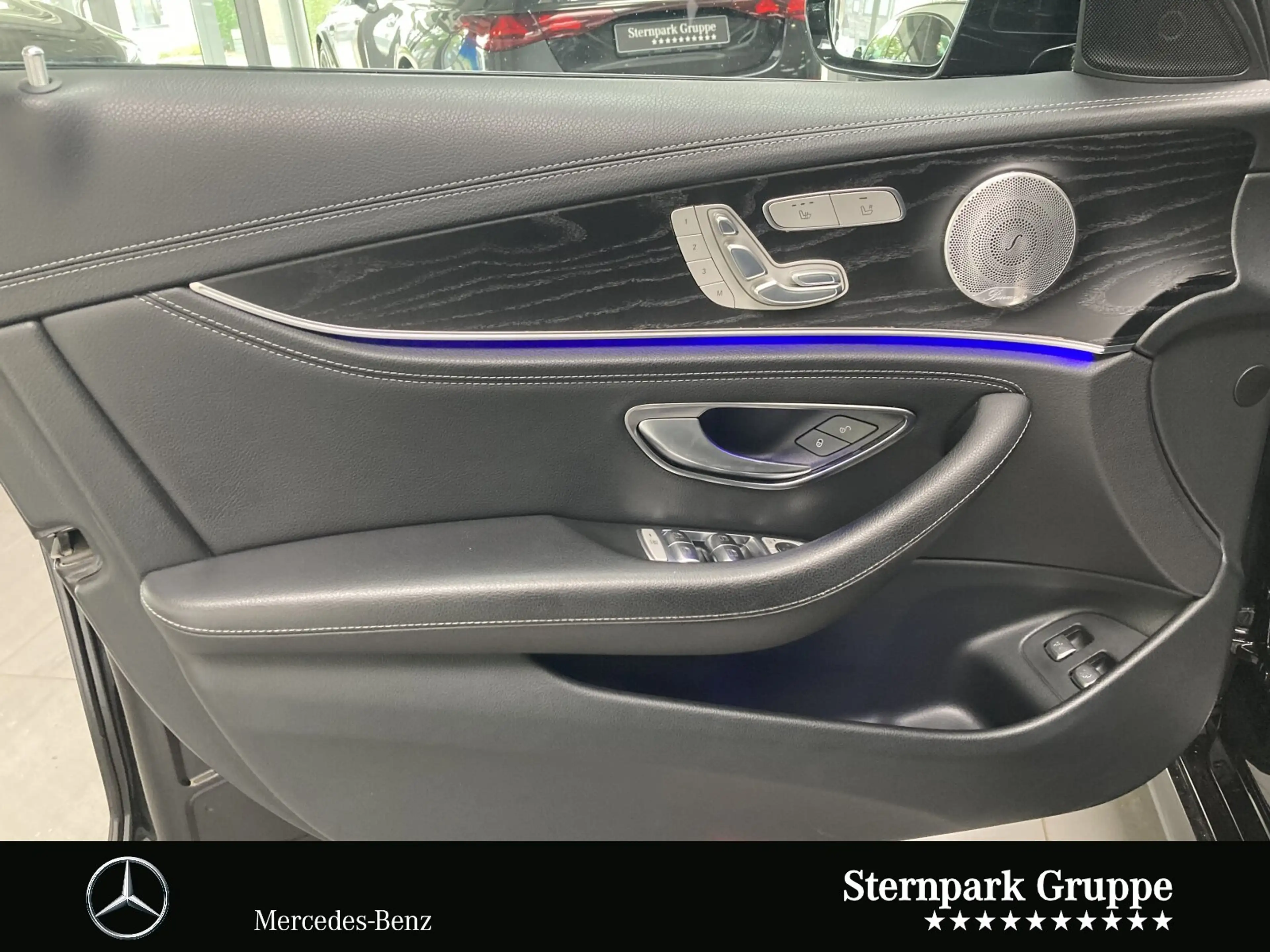 Mercedes-Benz E 350 E 350 d T-Modell Pano+HuD+360°K+Dist AMG Line LED — photo 13
