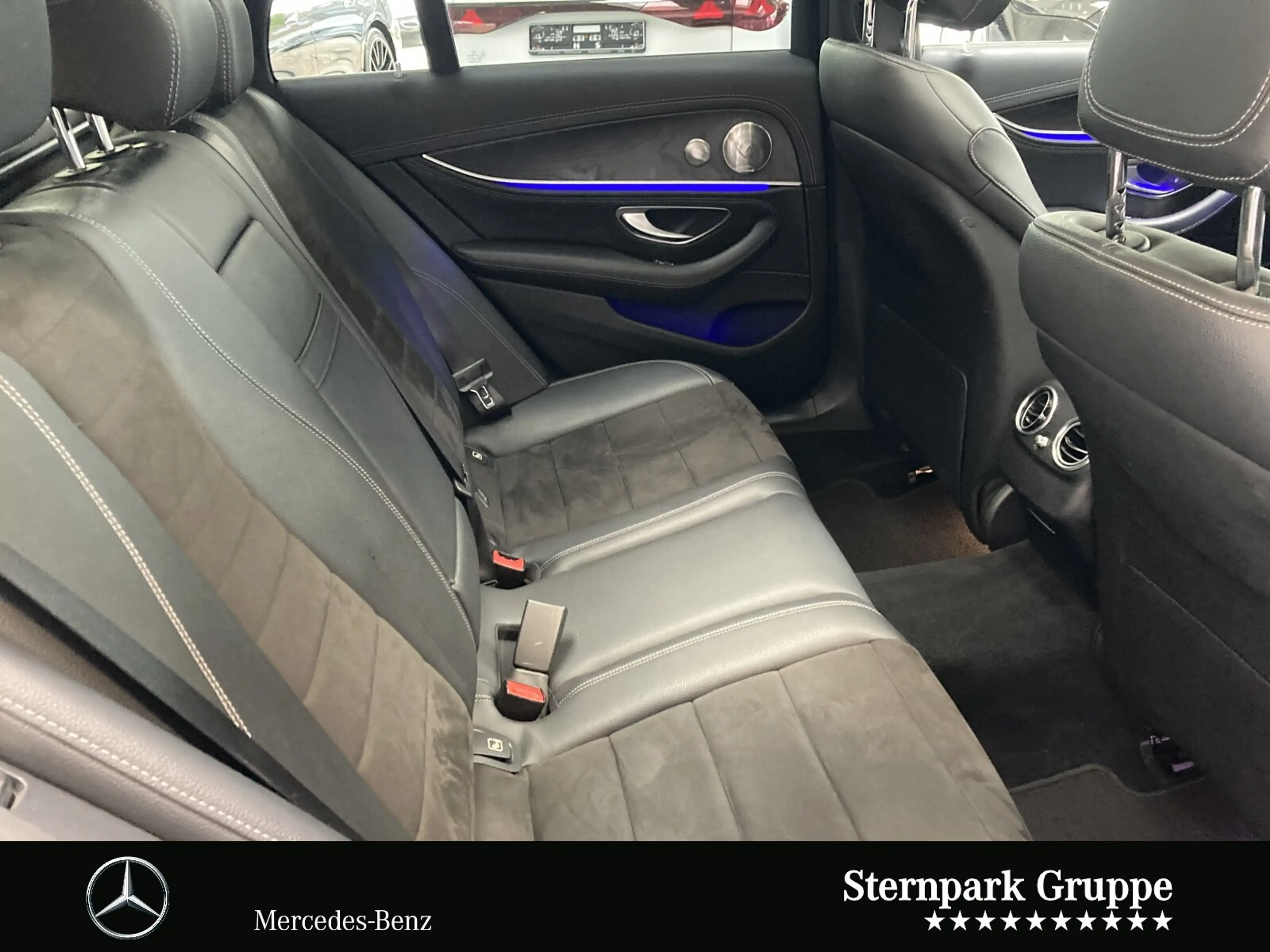 Mercedes-Benz E 350 E 350 d T-Modell Pano+HuD+360°K+Dist AMG Line LED — photo 6