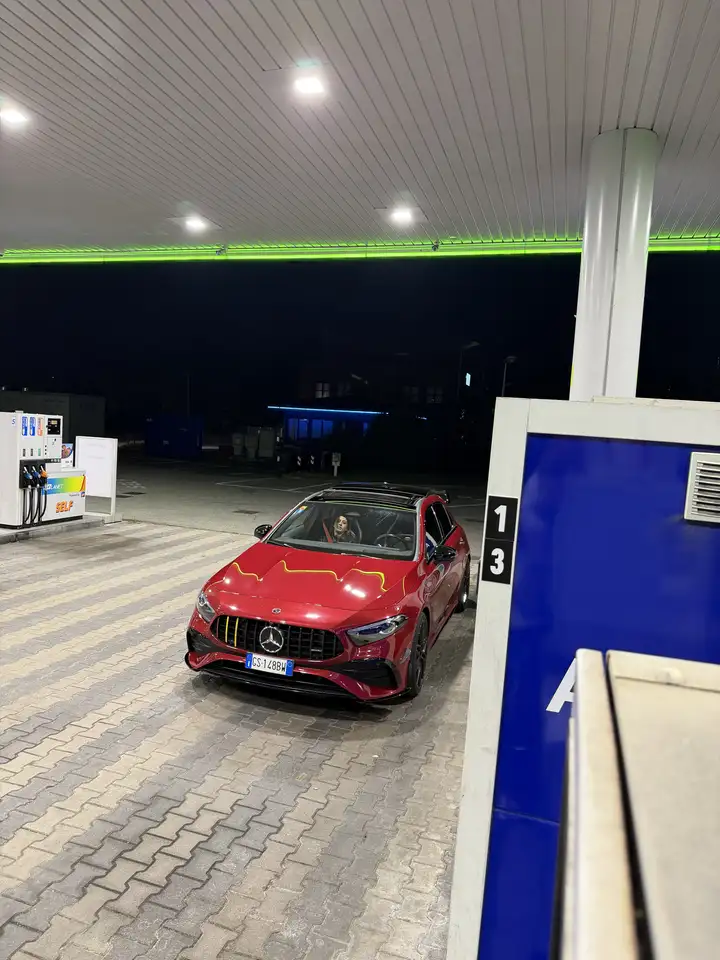 Mercedes-Benz A 35 AMG