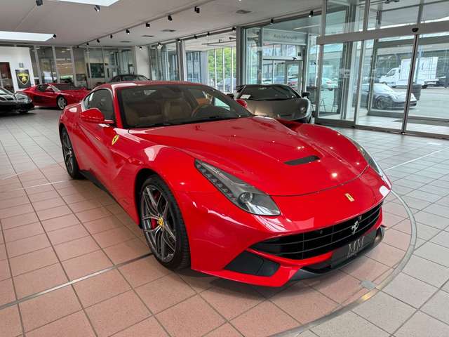 Imagine Ferrari F12 Berlinetta