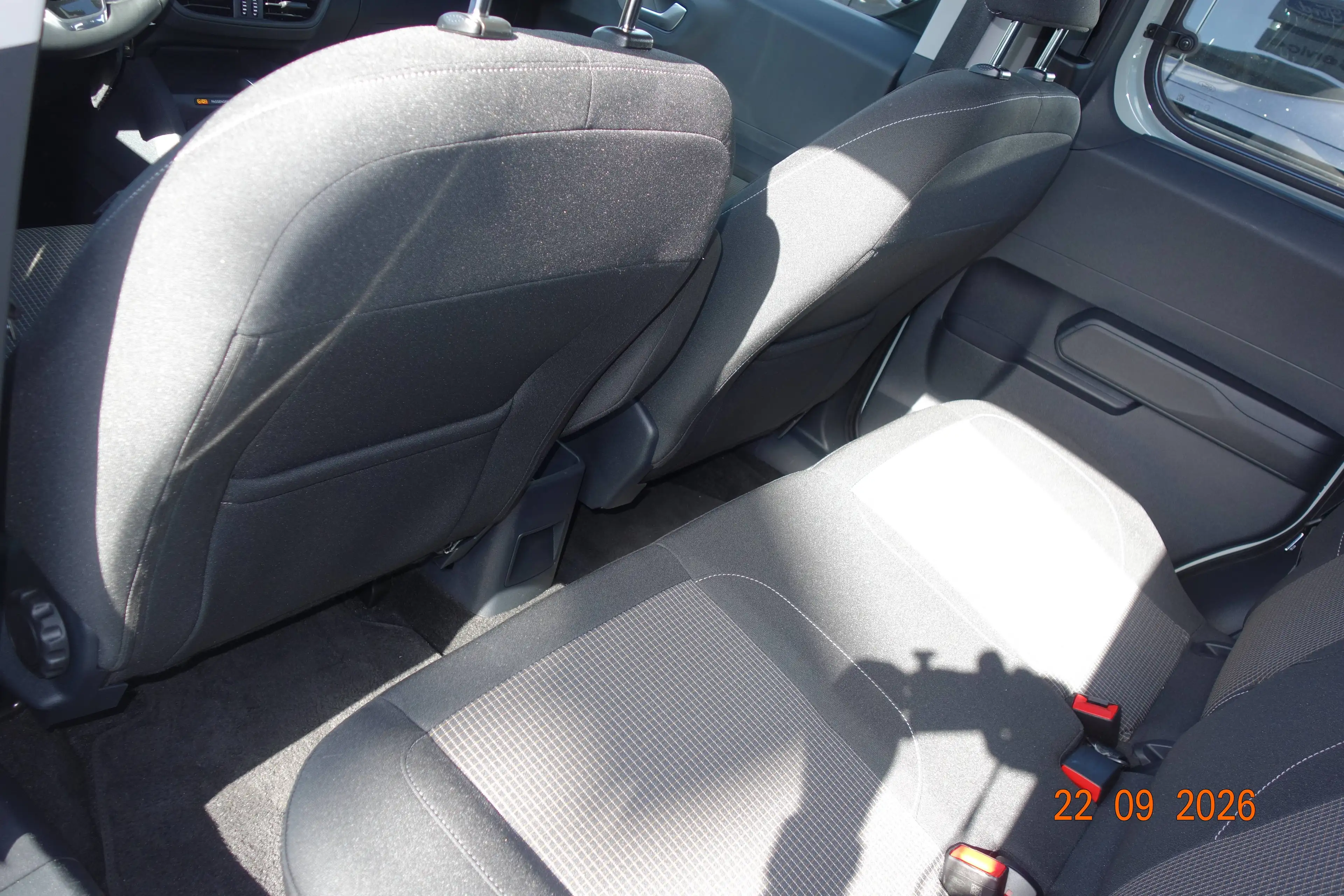 Ford Tourneo Courier Tourneo Courier 1.0 EcoBoost Aut. TREND — photo 4