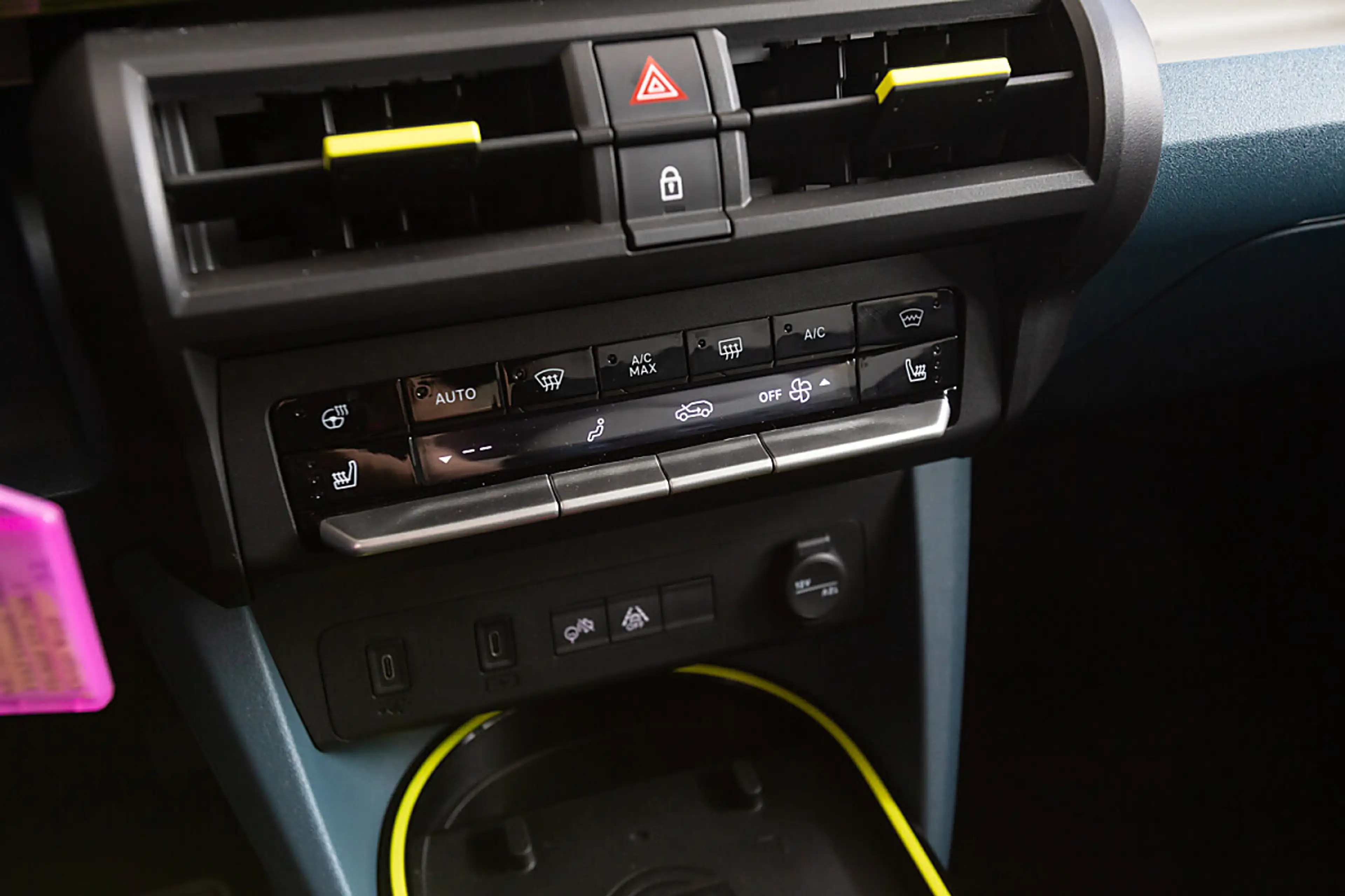 Fiat Grande Panda Hybrid mHEV 110 6-Gang eDCT La Prima — photo 9