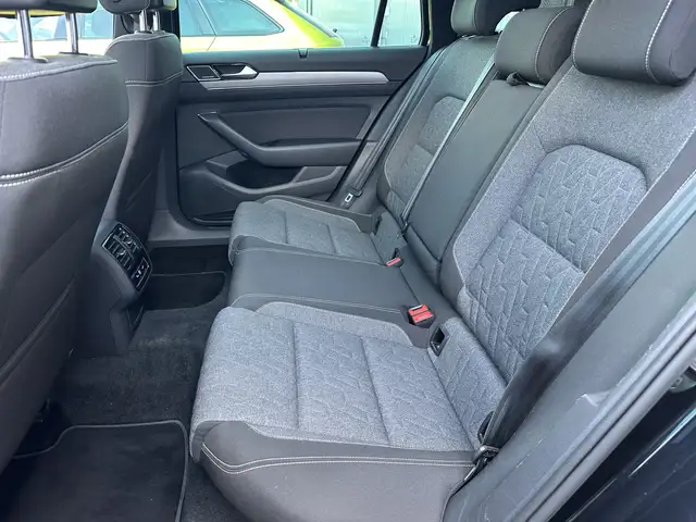Volkswagen Passat view 15