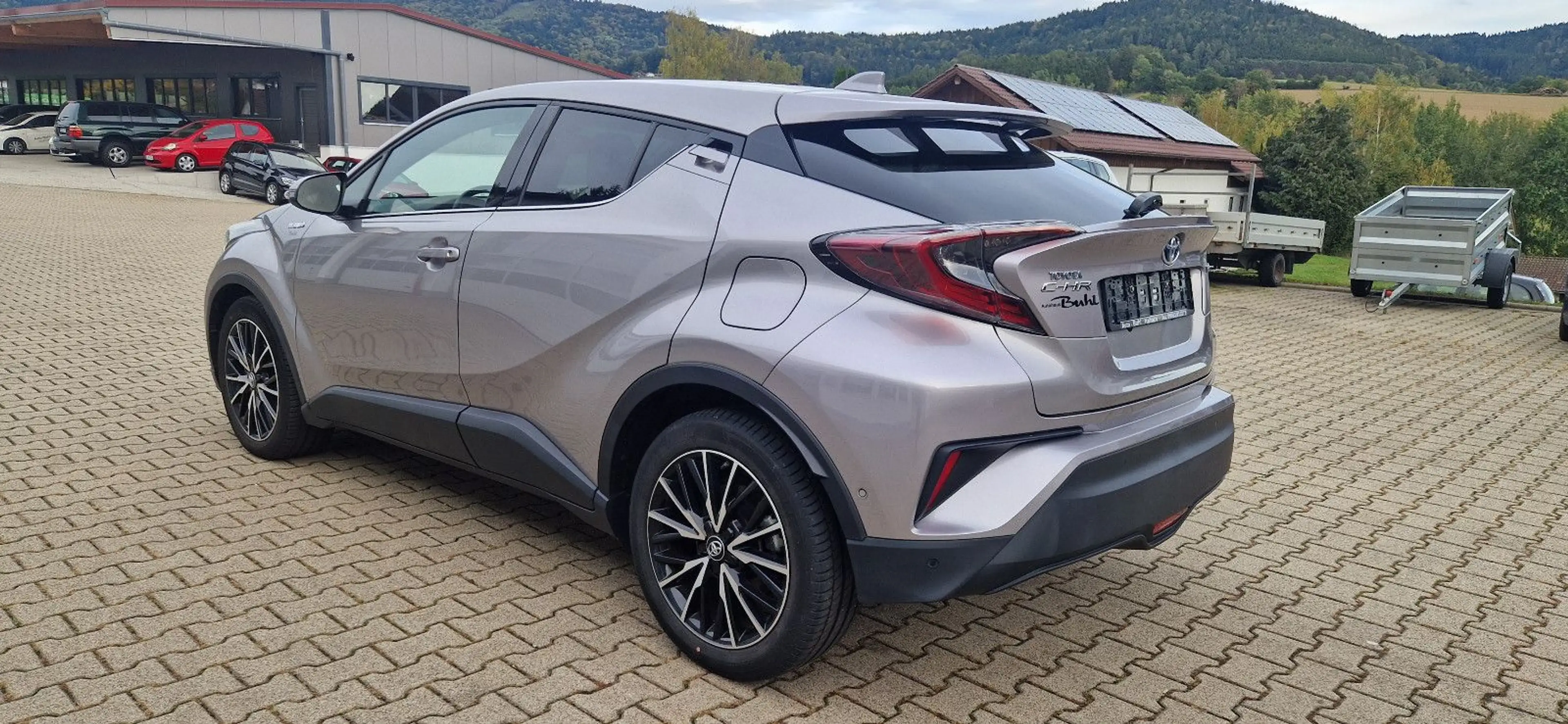 Toyota C-HR Hybrid Lounge — photo 7