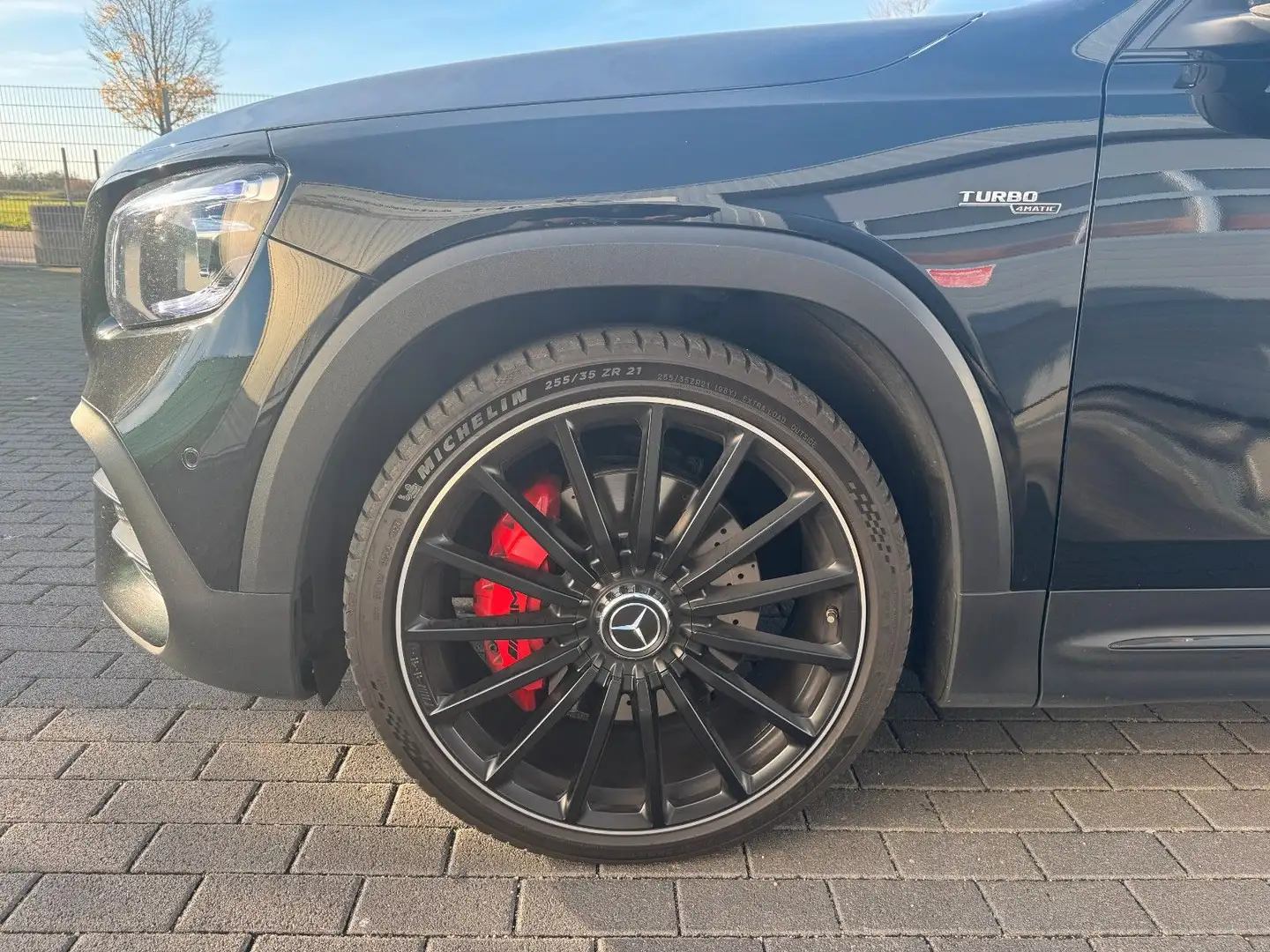 Mercedes-Benz GLB 35 AMG 4M PANO LEDER MBUX LMR 21 BURMESTER Schwarz - 2