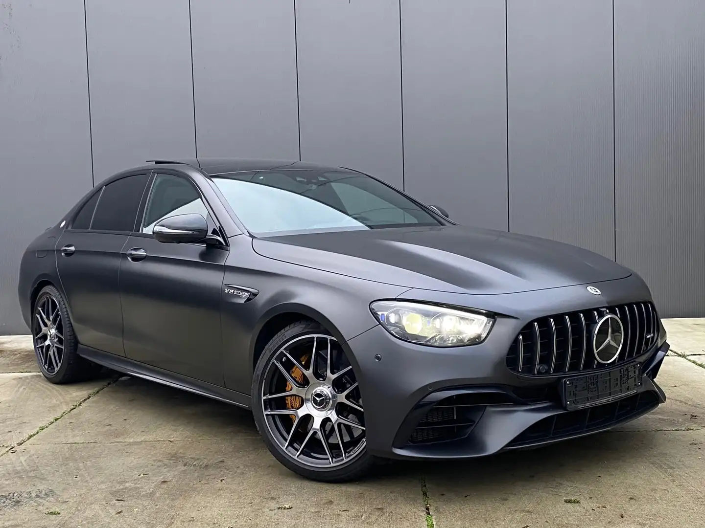 Mercedes-Benz E 63 AMG S 4MATIC+ Final Edition 1 of 999 / Keramisch / Gar Gris - 2