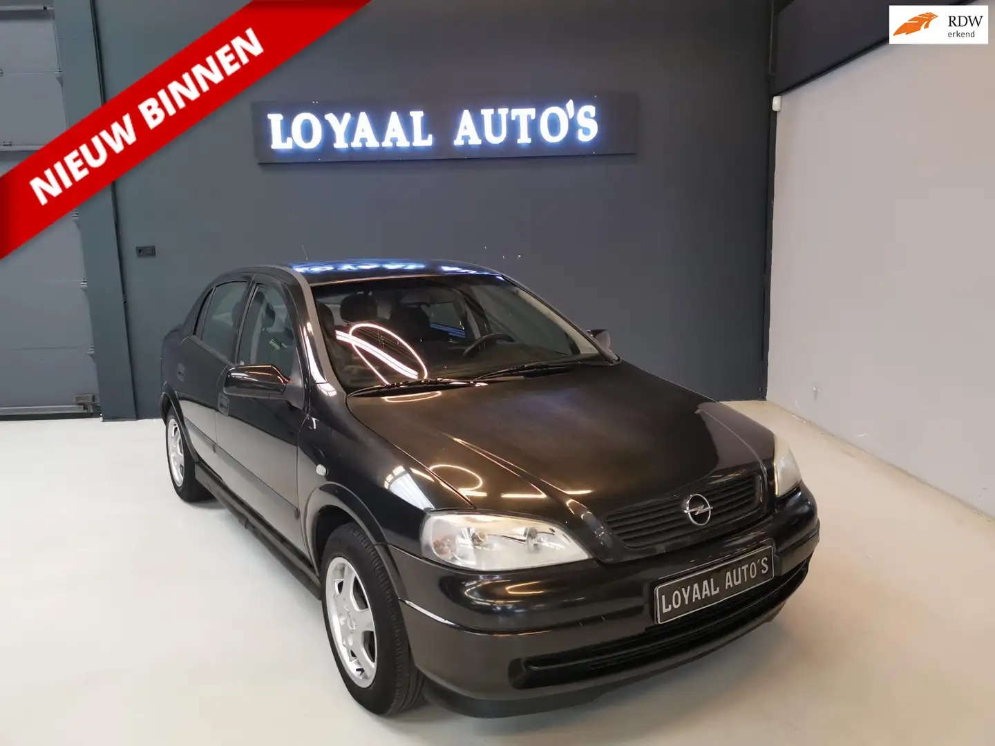 Opel Astra 1.6 Edition AIRCO | ELEK.RAMEN | APK. Zwart - 1