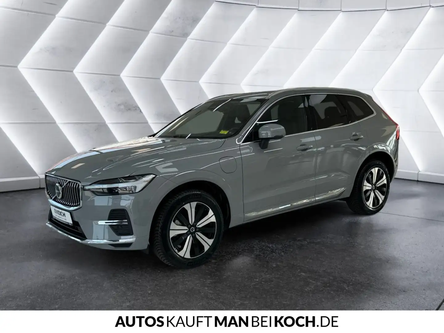 Volvo XC60 T6 Plug-In AWD Plus ACC AHK H/K BLIS PANO LED Gris - 2