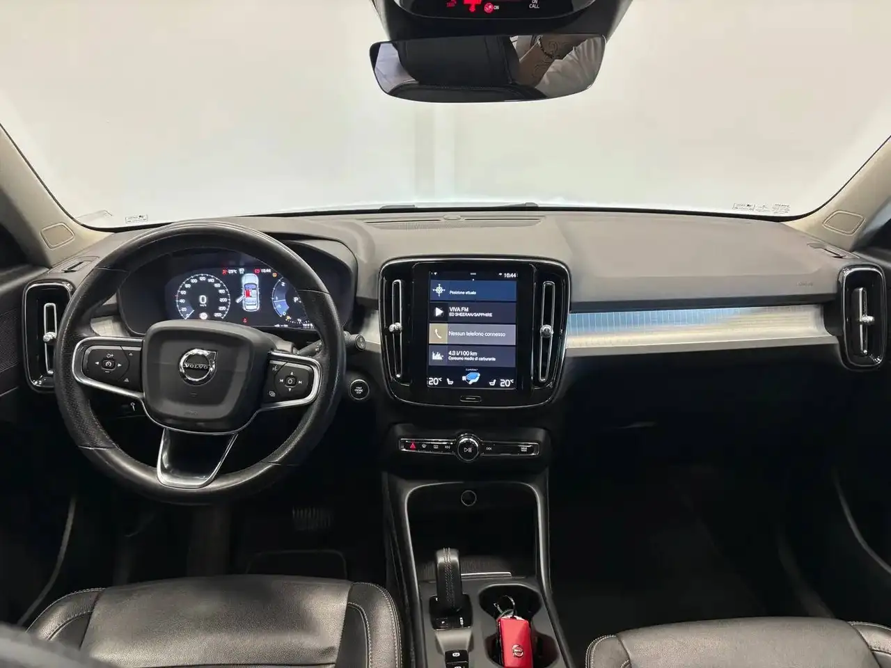 Volvo XC40 — photo 10 sur 14