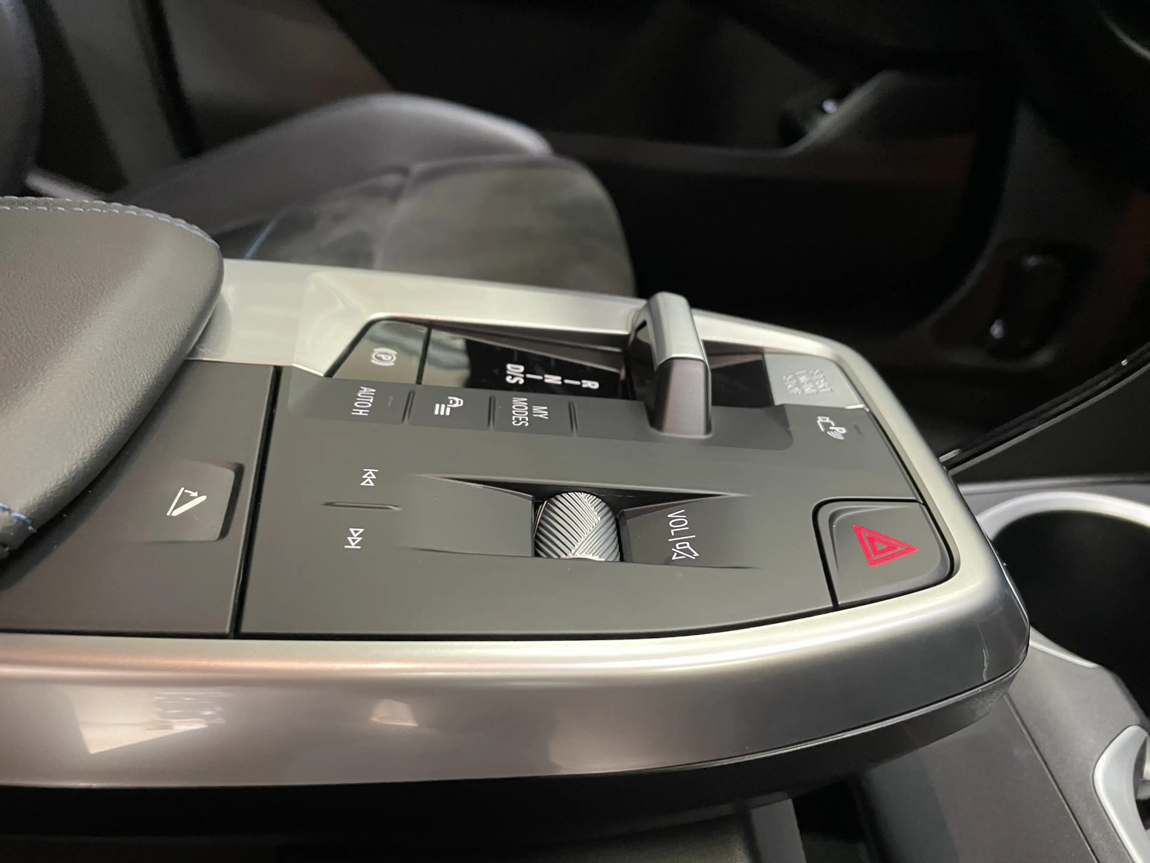BMW X1 xDrive30e — photo 15