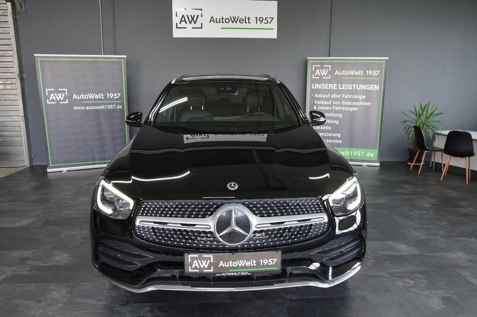 Mercedes-Benz GLC 300 de 4Matic*2xAMG*AHK*Batterie 98,5%* Schwarz - 2