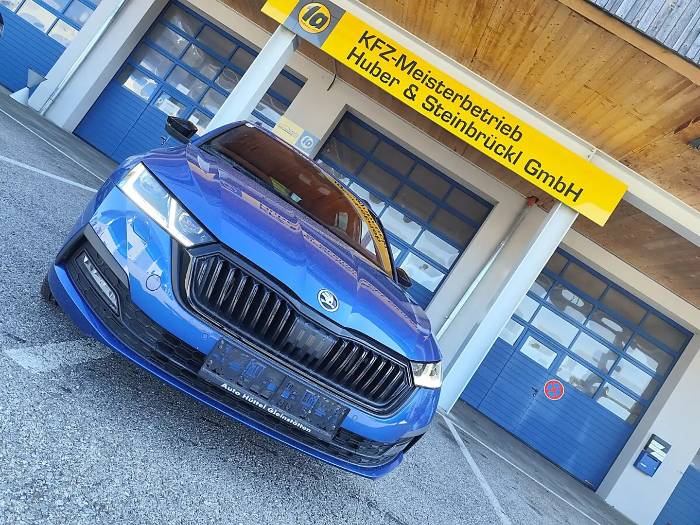 Skoda Octavia Combi 2,0 TDI Style Blau - 1