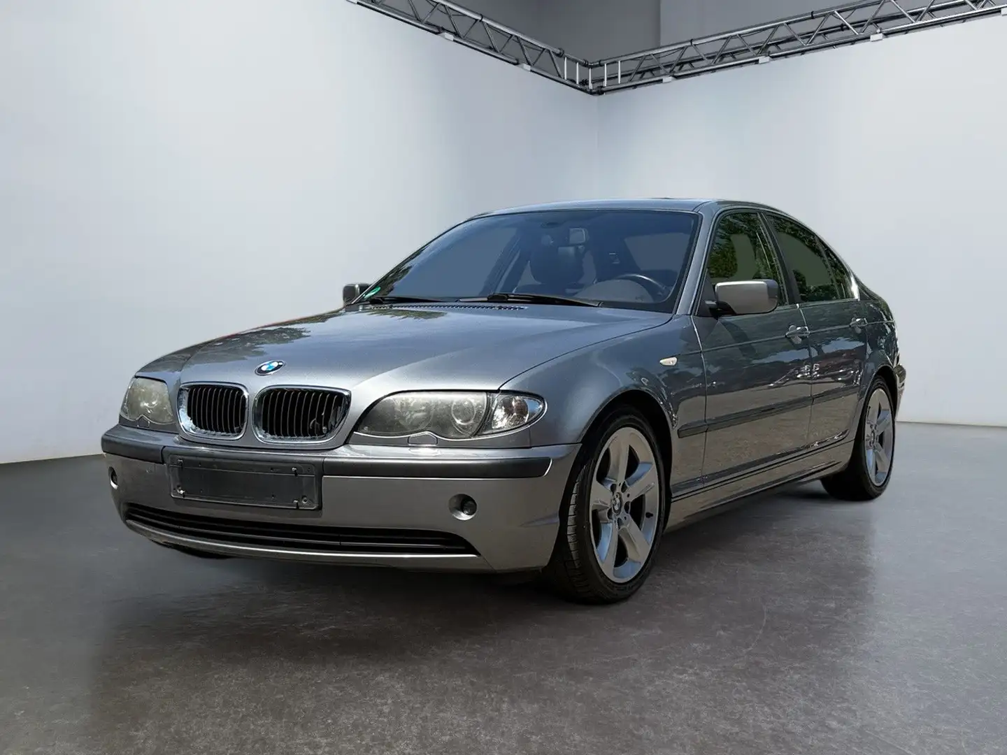BMW 325 Baureihe 3 Lim. 325i Edition Lifestyle Grau - 1