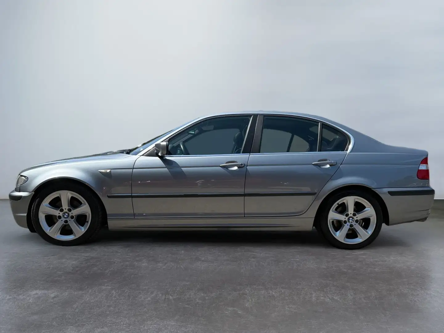 BMW 325 Baureihe 3 Lim. 325i Edition Lifestyle Grau - 2